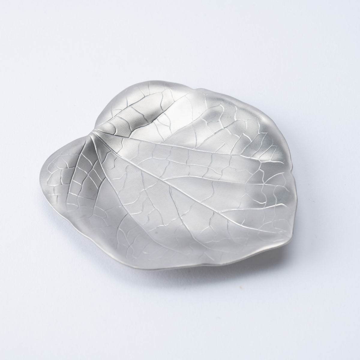 Tsubame Hutlery Silver Heart Leaf Sauce Plate - MUSUBI KILN - Quality Japanese Tableware and Gift