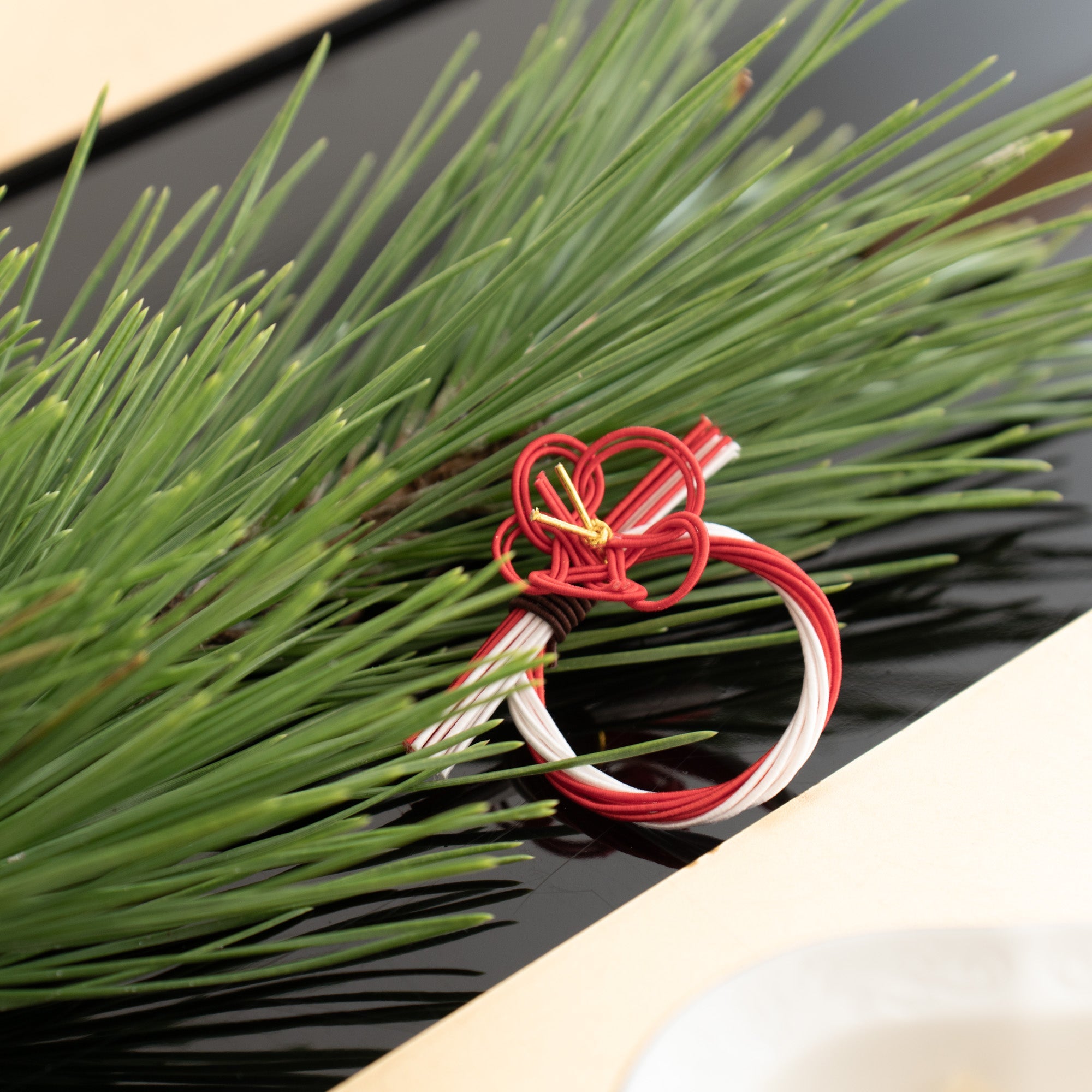 Tsuda Mizuhiki "knot" Plum Kaga Mizuhiki Chopstick Rest - MUSUBI KILN - Quality Japanese Tableware and Gift