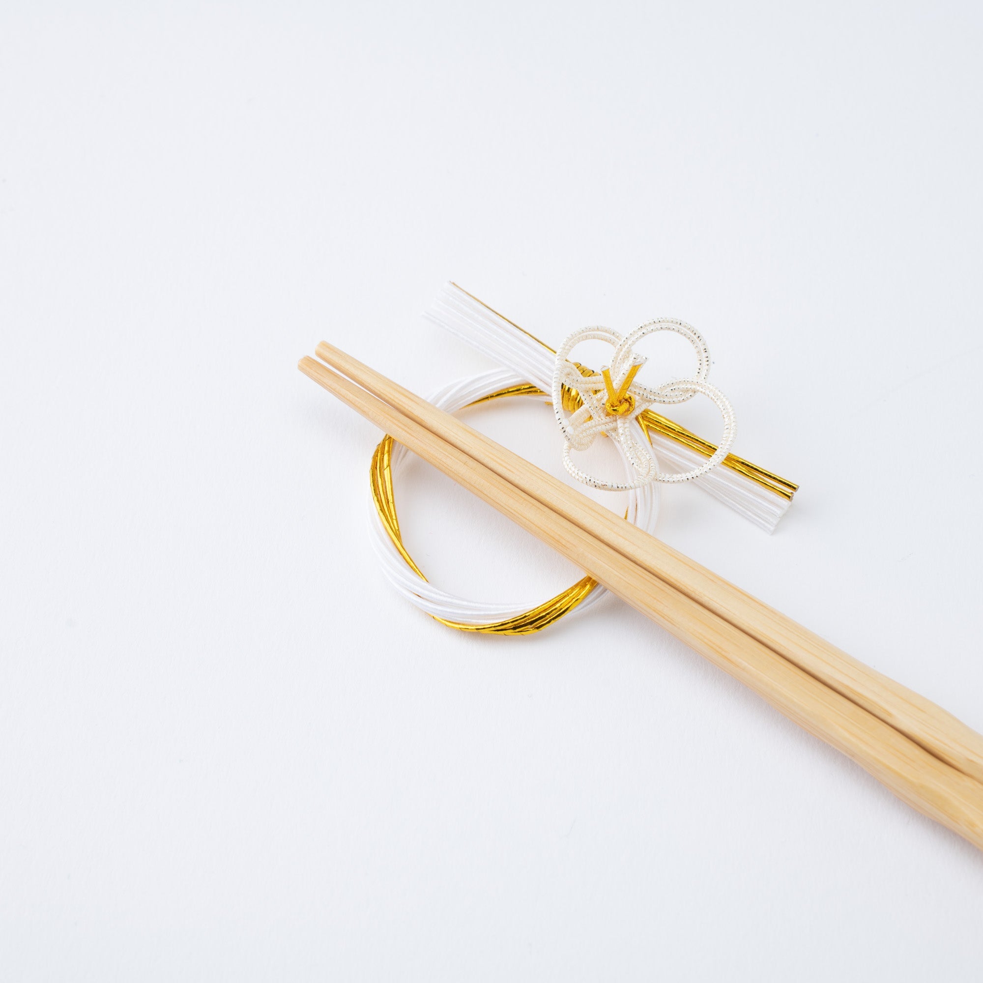 Tsuda Mizuhiki "knot" Plum Kaga Mizuhiki Chopstick Rest - MUSUBI KILN - Quality Japanese Tableware and Gift