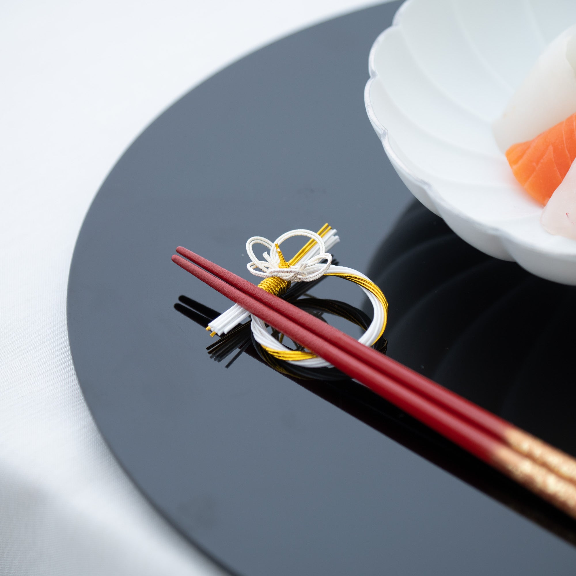 Tsuda Mizuhiki "knot" Plum Kaga Mizuhiki Chopstick Rest - MUSUBI KILN - Quality Japanese Tableware and Gift