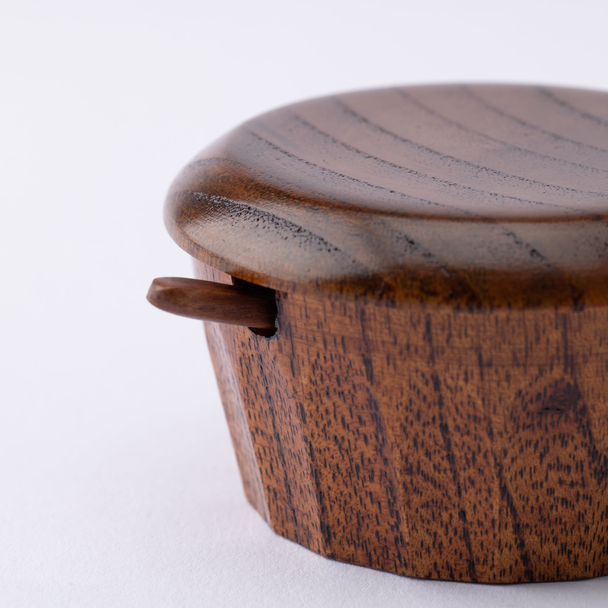 Turtle Shell Pattern Yamanaka Lacquerware Spice Container With Spoon - MUSUBI KILN - Quality Japanese Tableware and Gift