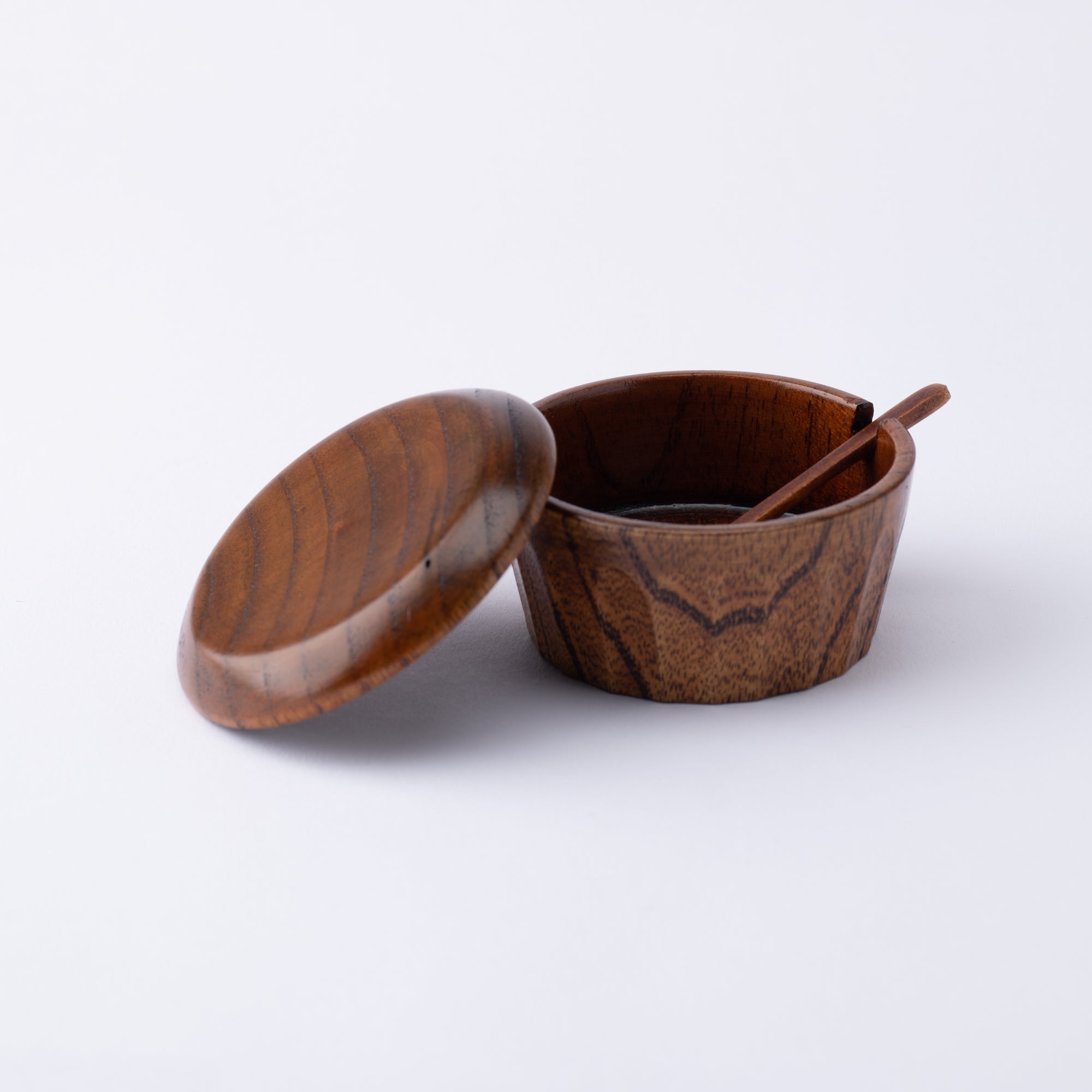 Turtle Shell Pattern Yamanaka Lacquerware Spice Container With Spoon - MUSUBI KILN - Quality Japanese Tableware and Gift
