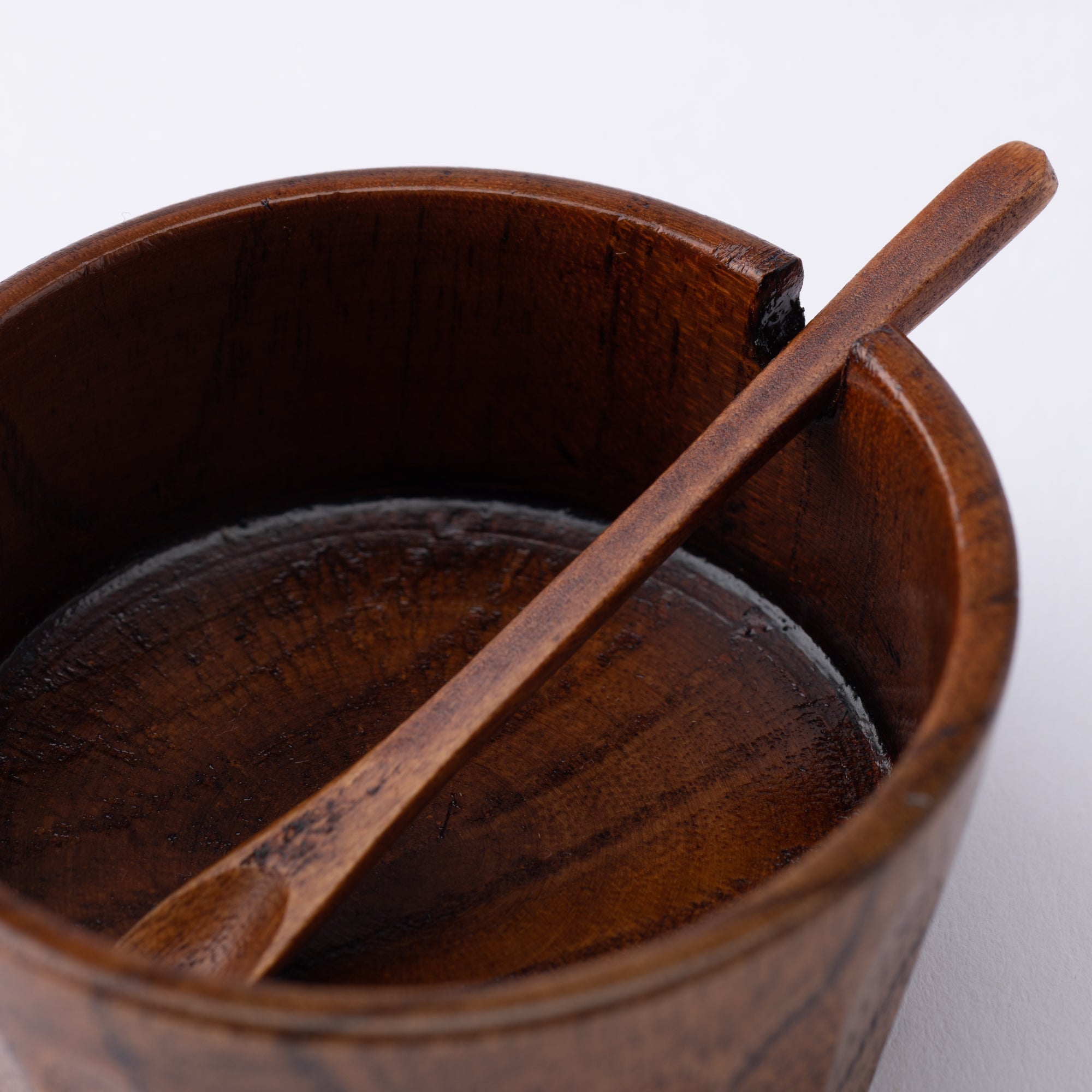 Turtle Shell Pattern Yamanaka Lacquerware Spice Container With Spoon - MUSUBI KILN - Quality Japanese Tableware and Gift