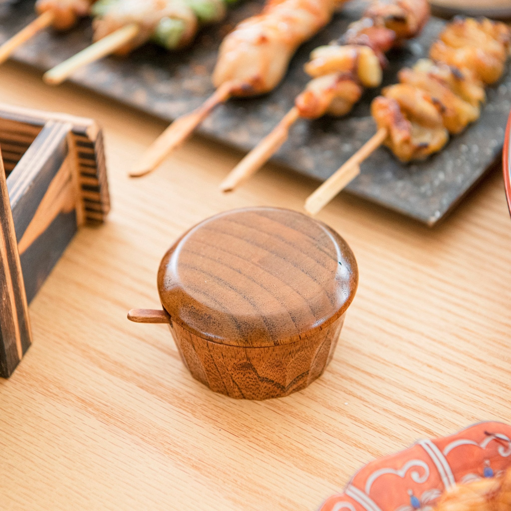 Turtle Shell Pattern Yamanaka Lacquerware Spice Container With Spoon - MUSUBI KILN - Quality Japanese Tableware and Gift
