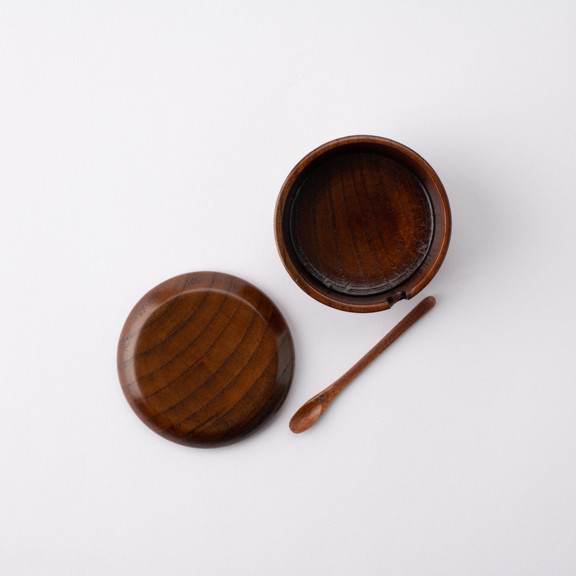Turtle Shell Pattern Yamanaka Lacquerware Spice Container With Spoon - MUSUBI KILN - Quality Japanese Tableware and Gift