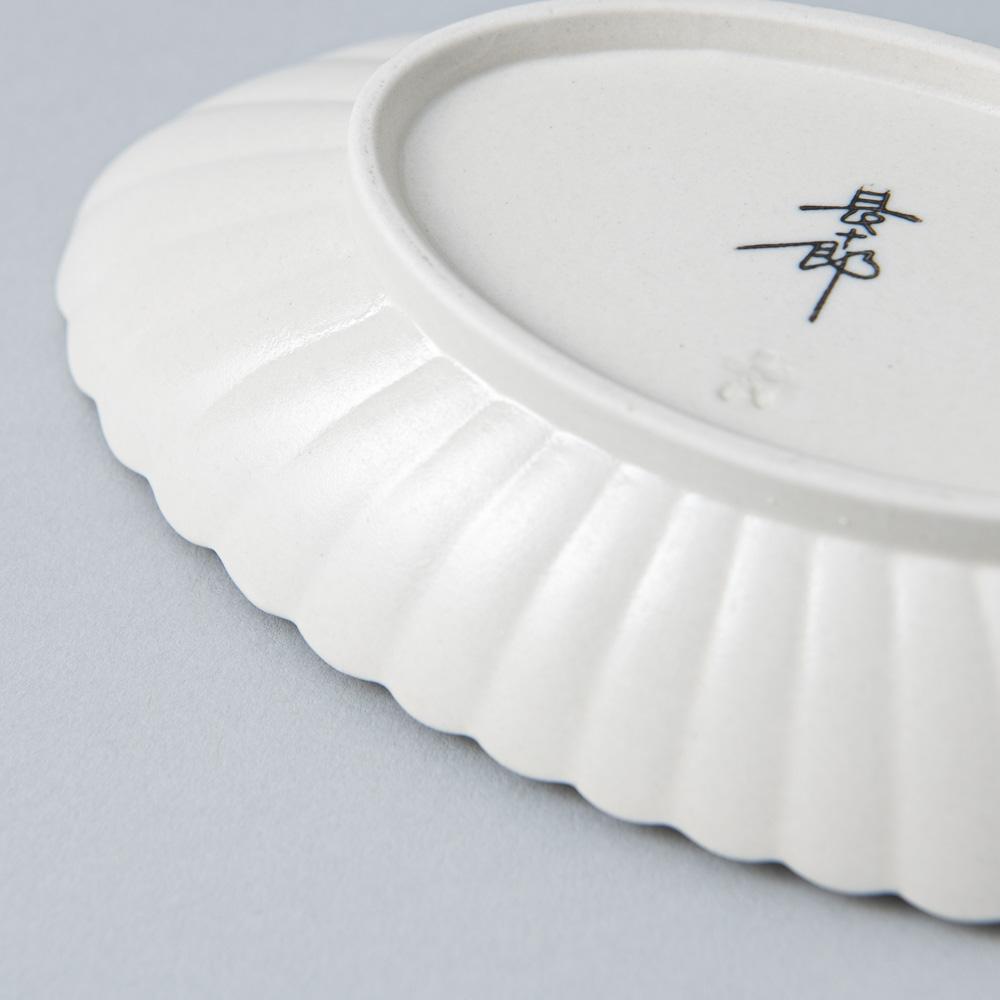 White Chrysanthemum Hasami Oval Plate - MUSUBI KILN - Quality Japanese Tableware and Gift