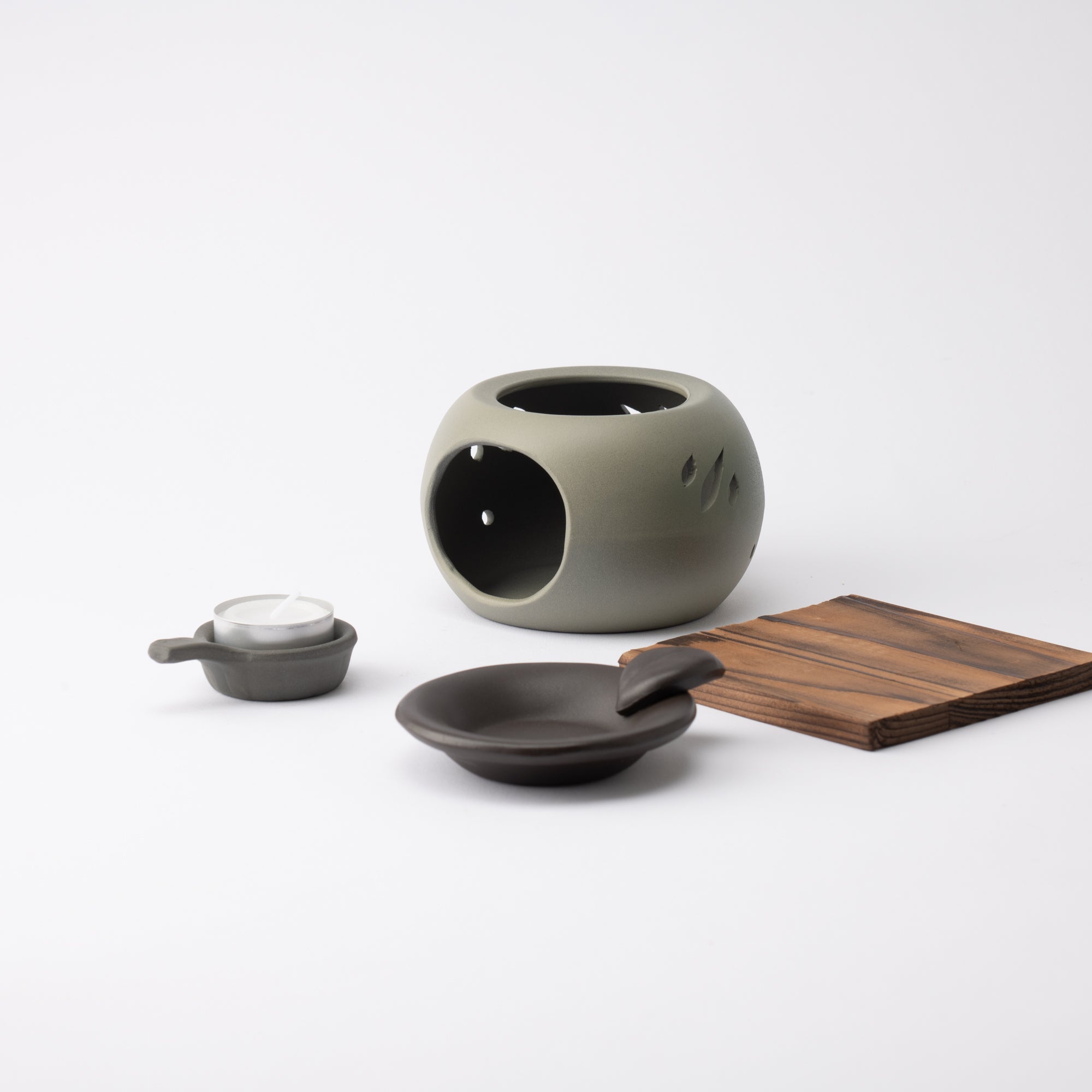 Yamafusa Loquat Leaf Round Tokoname Chakoro Tea Incense Burner - MUSUBI KILN - Quality Japanese Tableware and Gift