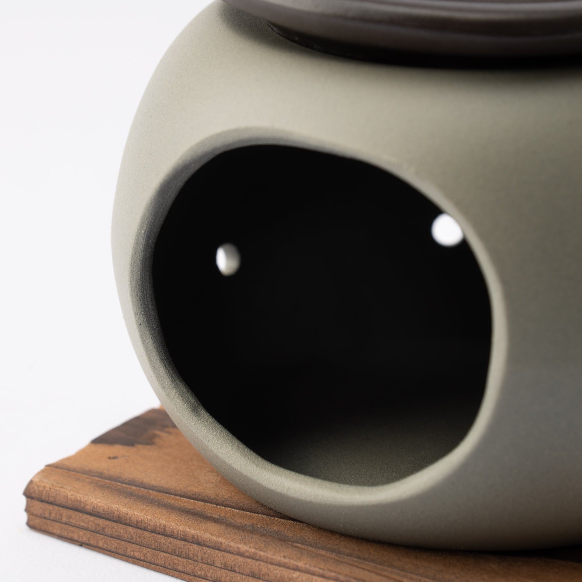 Yamafusa Loquat Leaf Round Tokoname Chakoro Tea Incense Burner - MUSUBI KILN - Quality Japanese Tableware and Gift