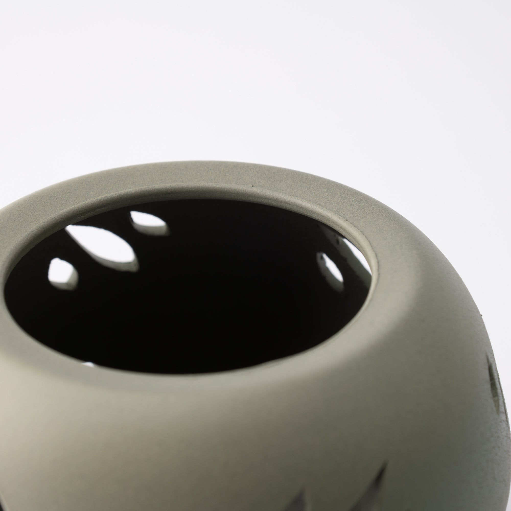 Yamafusa Loquat Leaf Round Tokoname Chakoro Tea Incense Burner - MUSUBI KILN - Quality Japanese Tableware and Gift