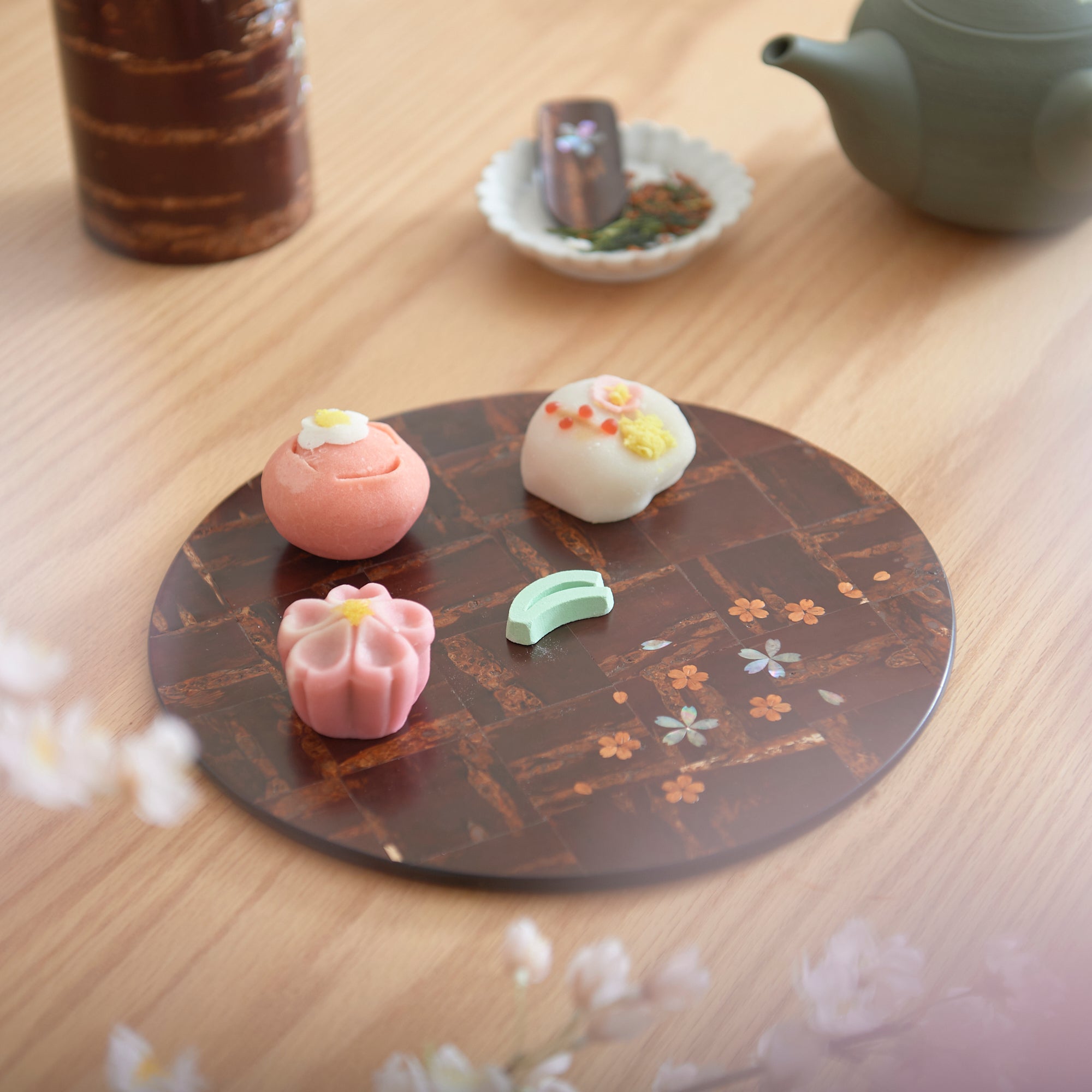 Yatsuyanagi Shell Inlay Checkered Pattern Akita Cherry Bark Work Plate 9.1 in - MUSUBI KILN - Quality Japanese Tableware and Gift