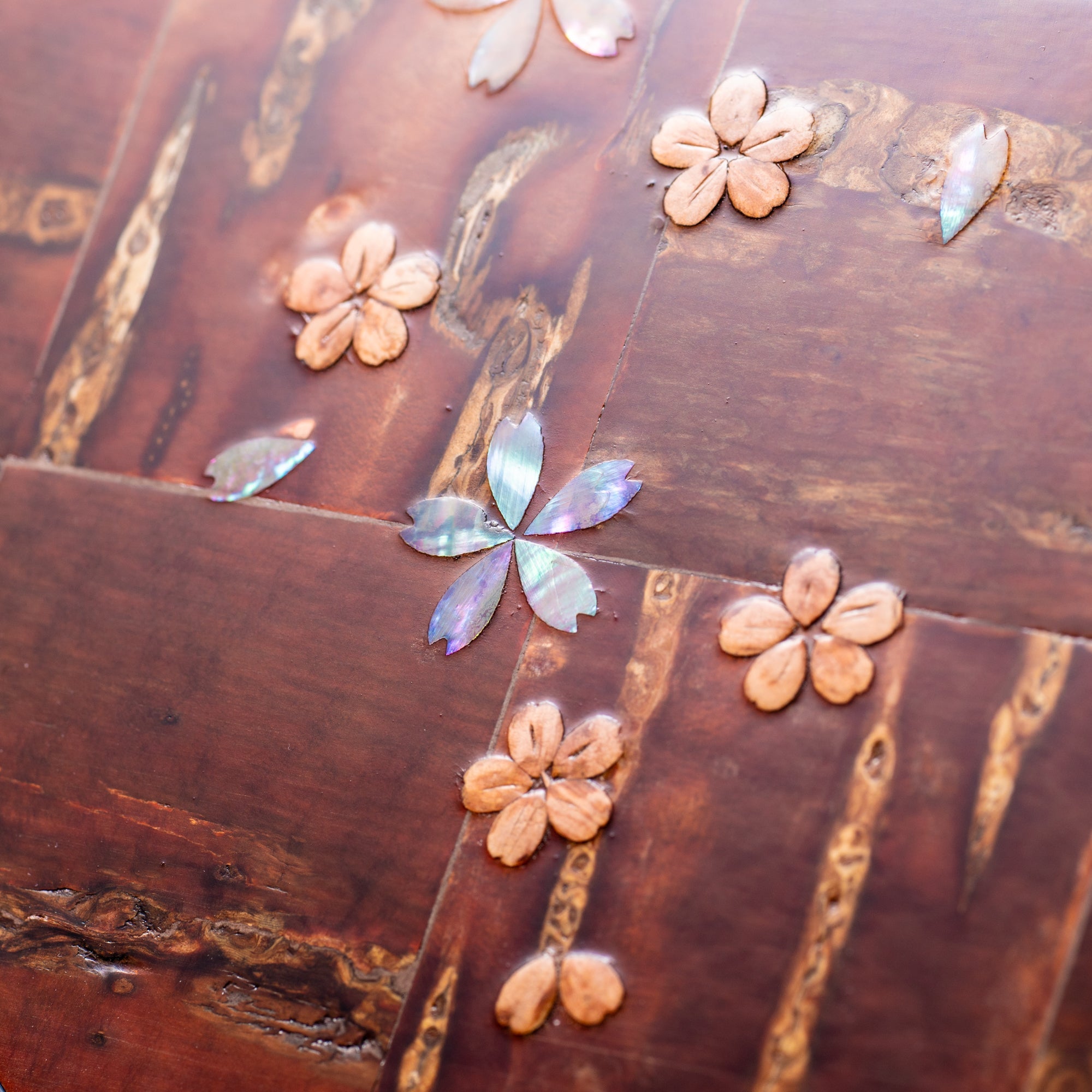 Yatsuyanagi Shell Inlay Checkered Pattern Akita Cherry Bark Work Plate 9.1 in - MUSUBI KILN - Quality Japanese Tableware and Gift