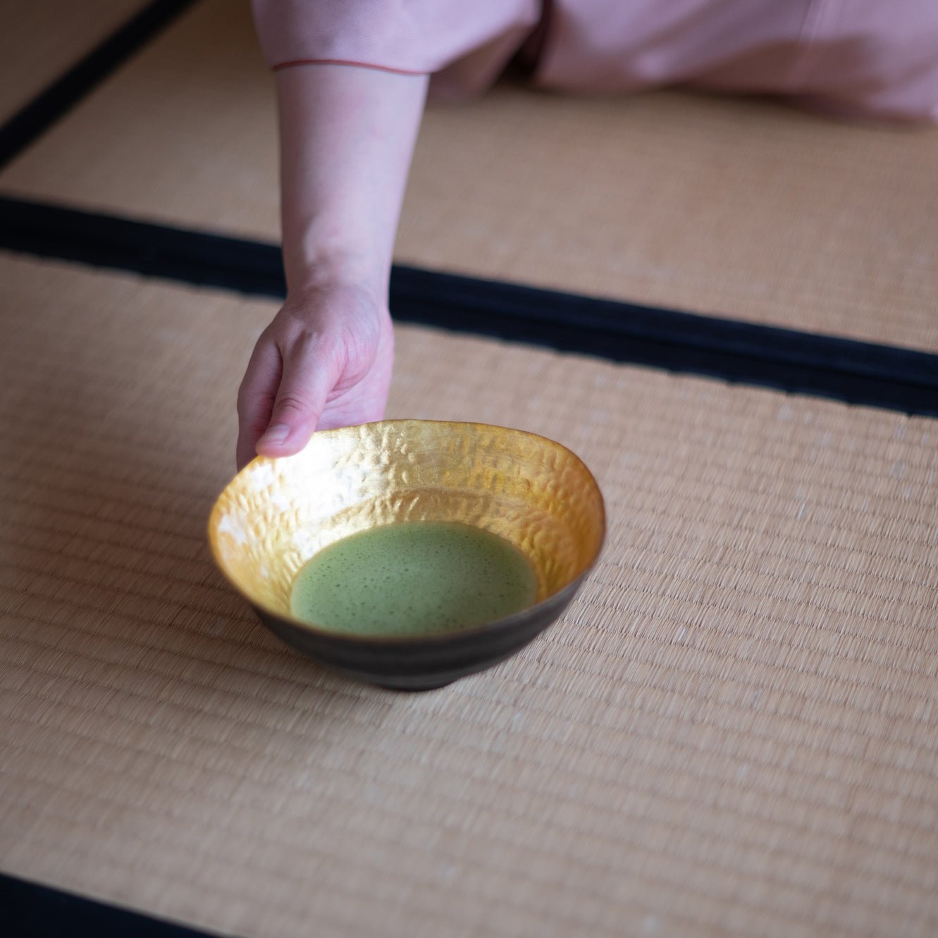 Yoshita Kasho Glass Gold Matcha Bowl Chawan - MUSUBI KILN - Quality Japanese Tableware and Gift
