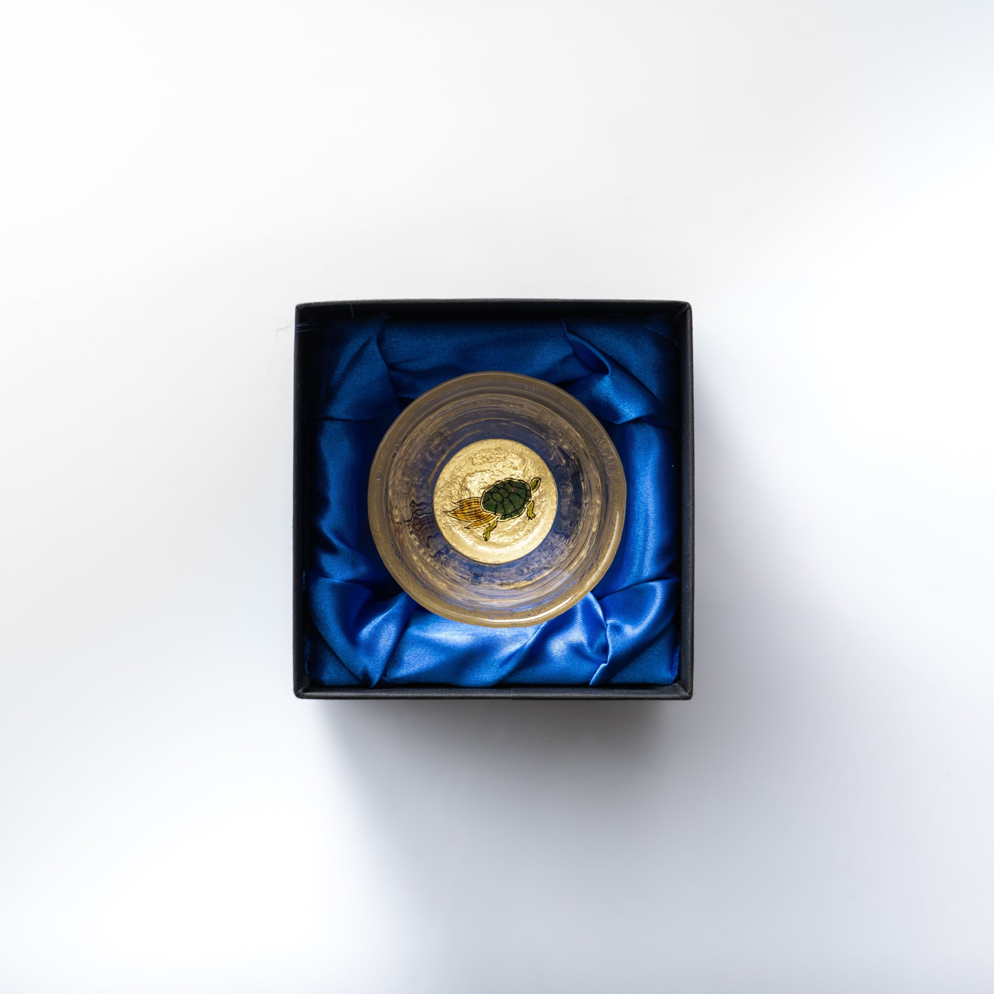 Yoshita Kasho Turtle Maki - e Glass Sake Cup - MUSUBI KILN - Quality Japanese Tableware and Gift