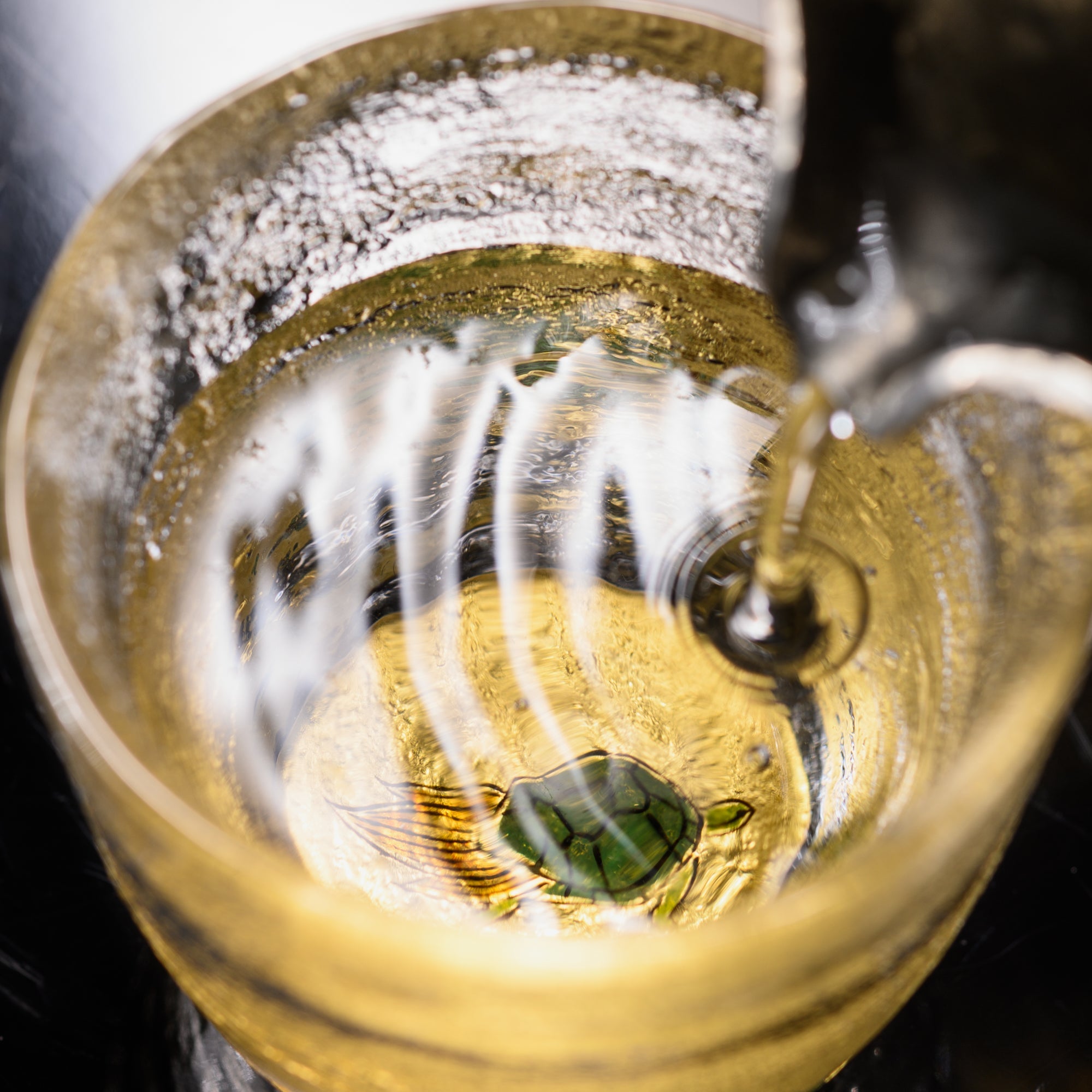 Yoshita Kasho Turtle Maki - e Glass Sake Cup - MUSUBI KILN - Quality Japanese Tableware and Gift