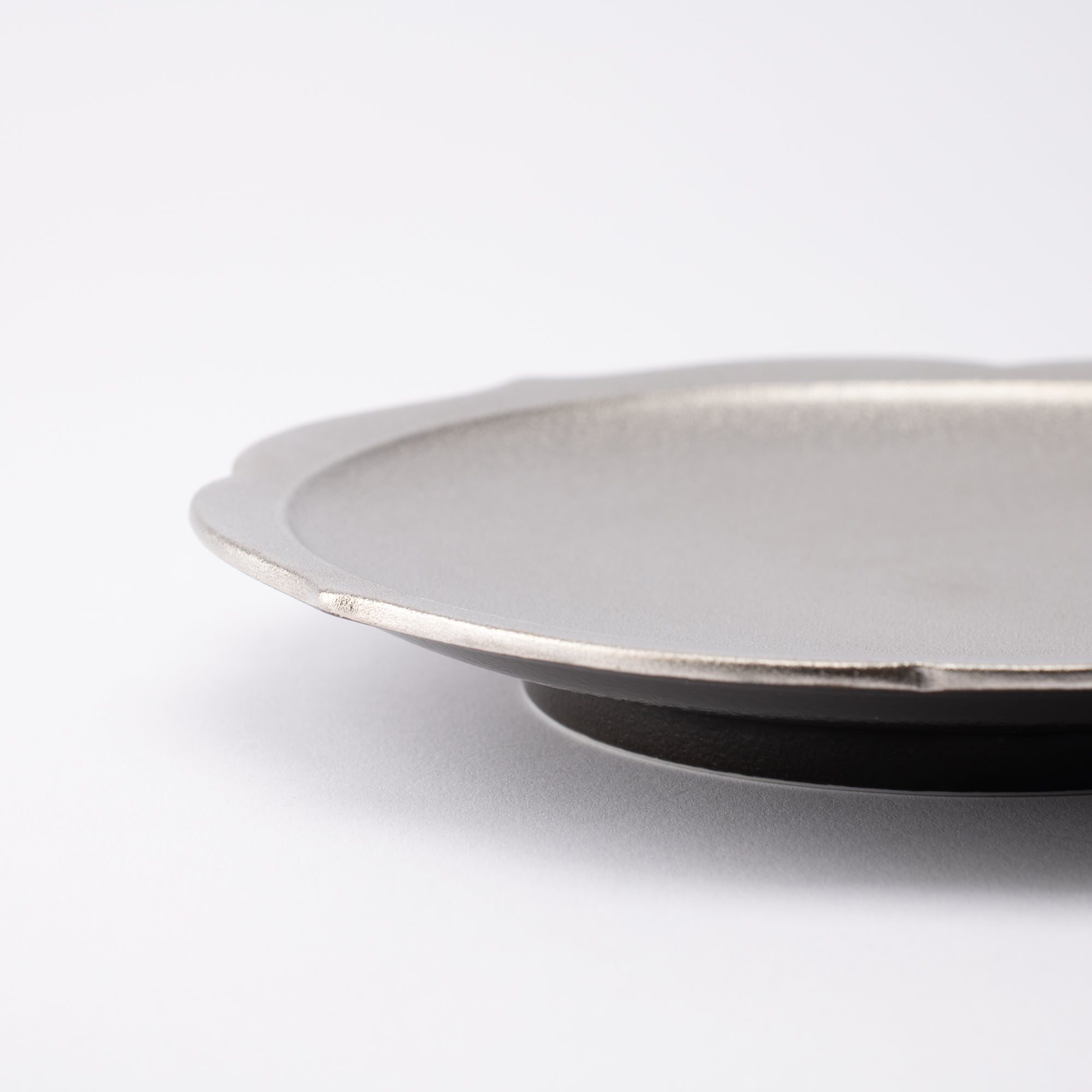 Zuiho Kiln Bellflower 7.8in Plate - MUSUBI KILN - Quality Japanese Tableware and Gift