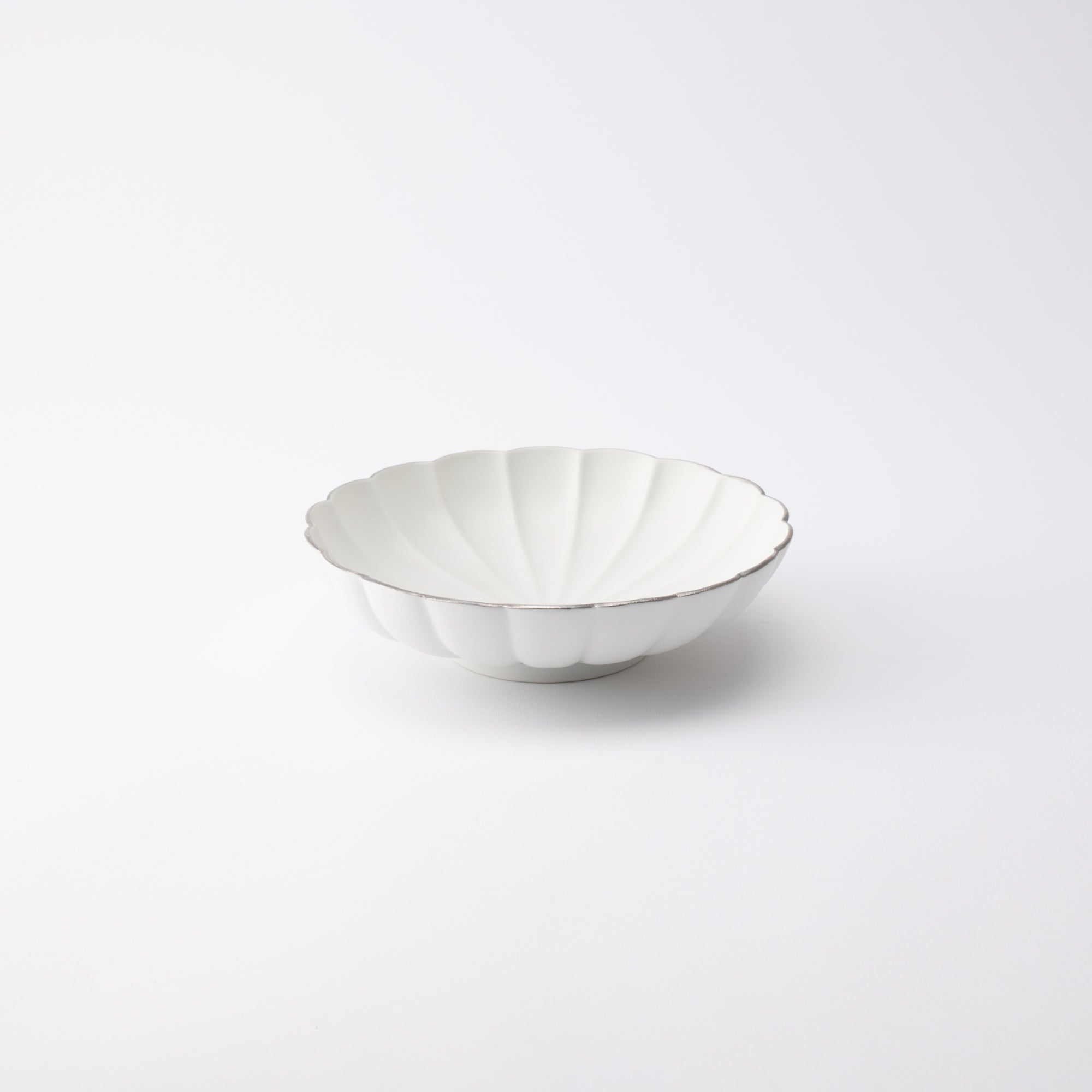 Zuiho Kiln Chrysanthemum Mukouzuke Deep Plate - MUSUBI KILN - Quality Japanese Tableware and Gift