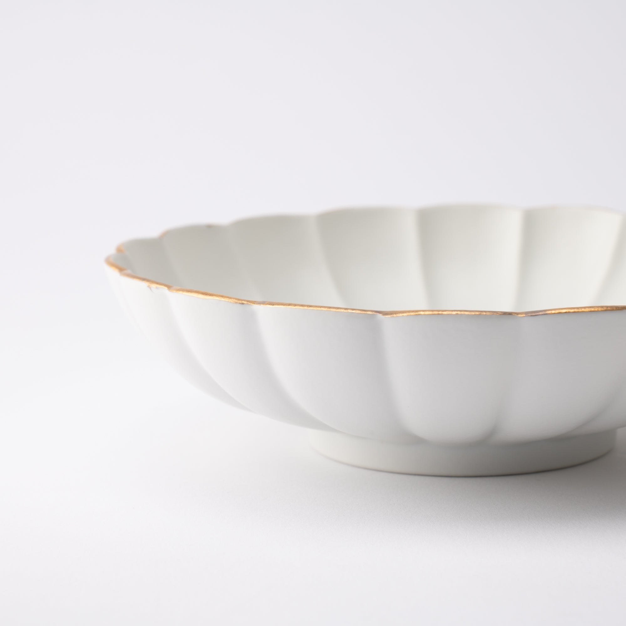 Zuiho Kiln Chrysanthemum Mukouzuke Deep Plate - MUSUBI KILN - Quality Japanese Tableware and Gift