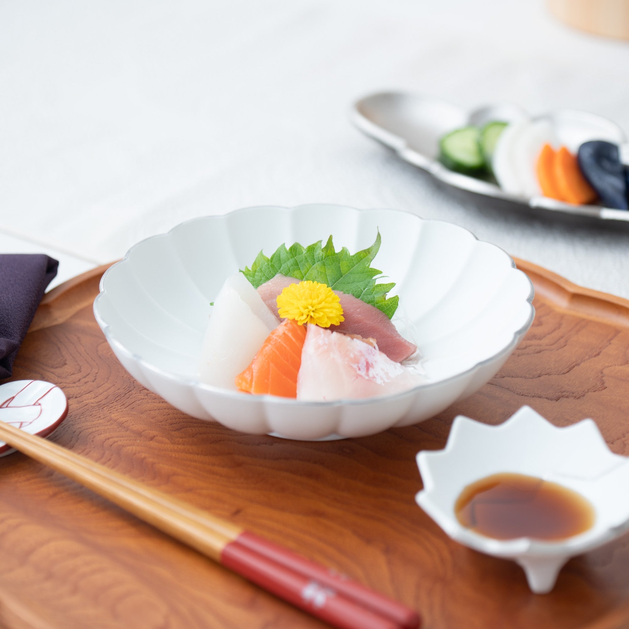 Zuiho Kiln Chrysanthemum Mukouzuke Deep Plate - MUSUBI KILN - Quality Japanese Tableware and Gift