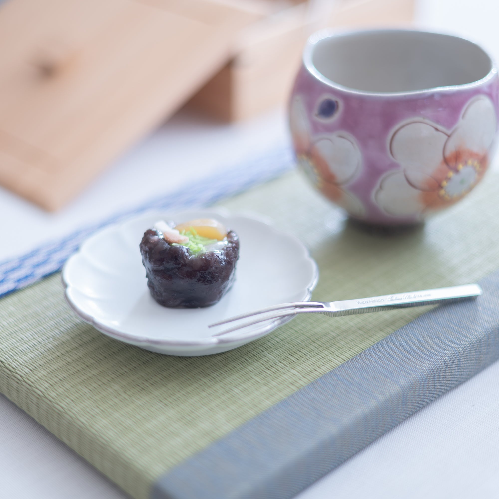 Zuiho Kiln Chrysanthemum Sauce Plate - MUSUBI KILN - Quality Japanese Tableware and Gift