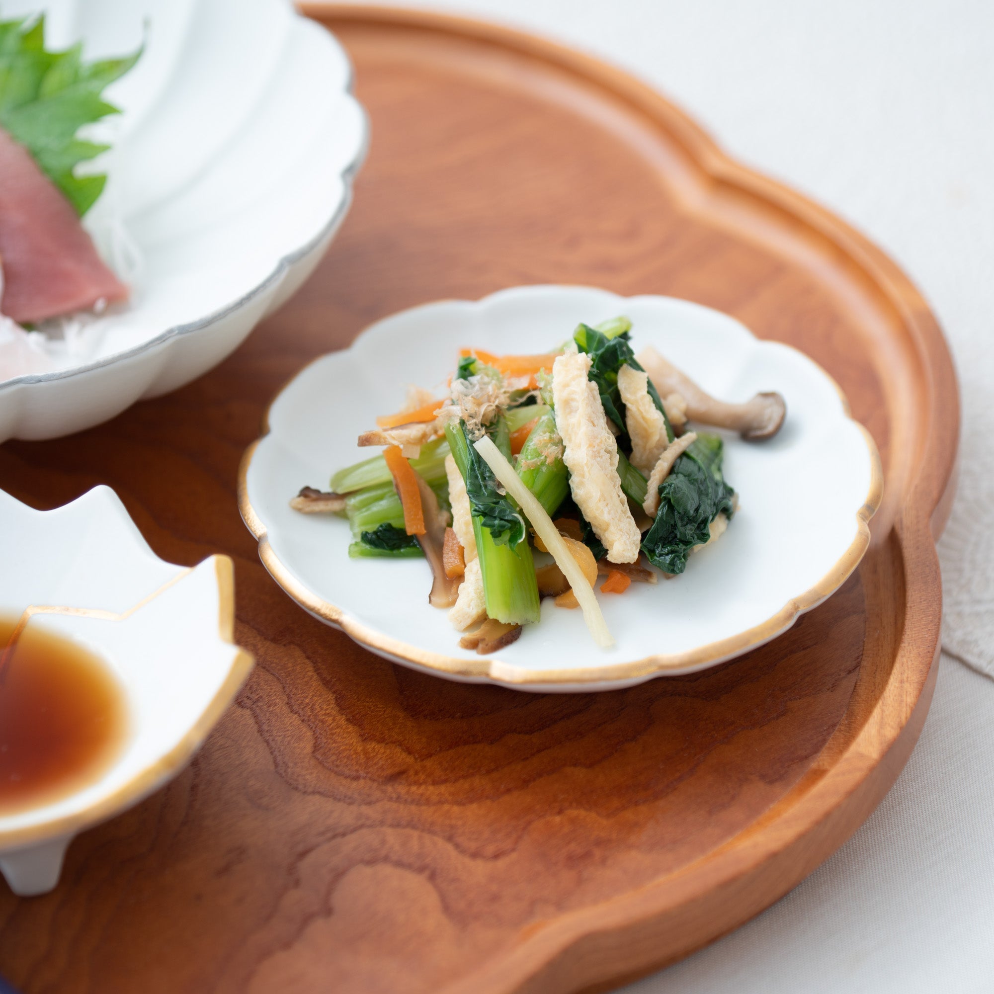 Zuiho Kiln Chrysanthemum Sauce Plate - MUSUBI KILN - Quality Japanese Tableware and Gift