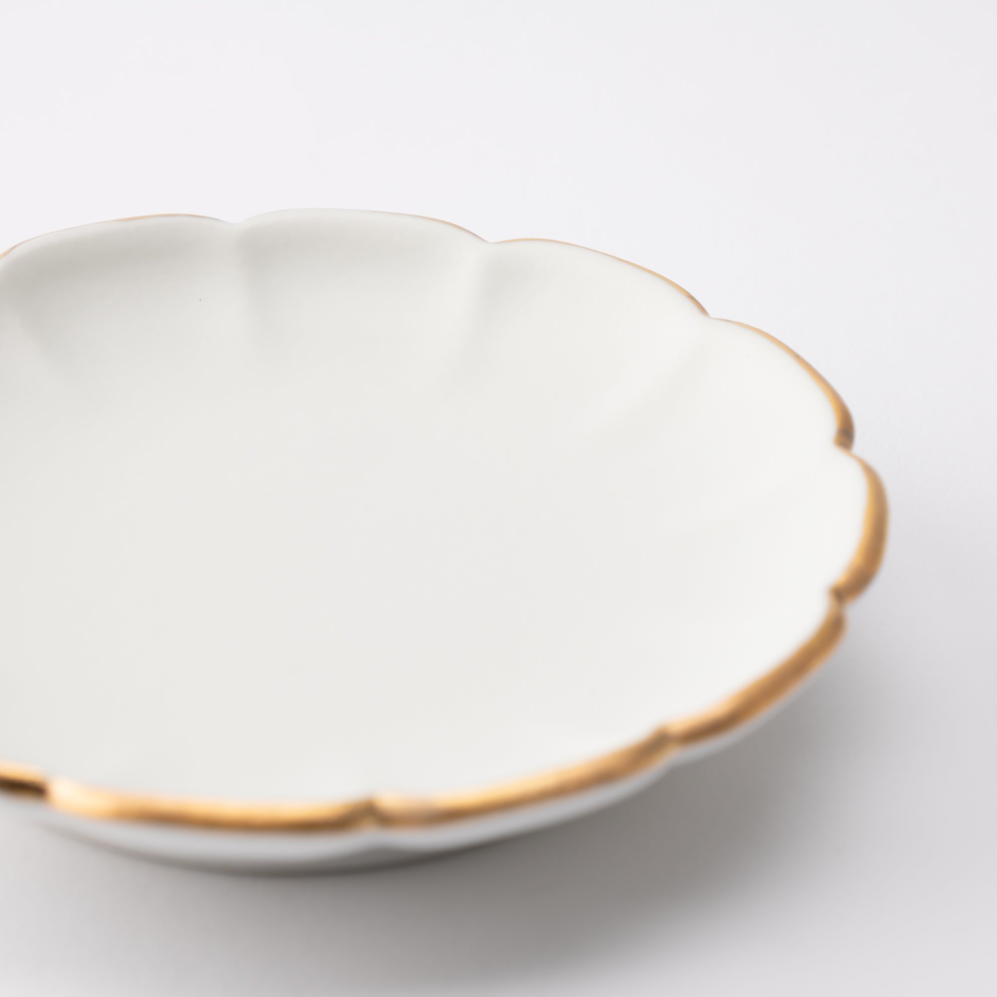Zuiho Kiln Chrysanthemum Sauce Plate - MUSUBI KILN - Quality Japanese Tableware and Gift
