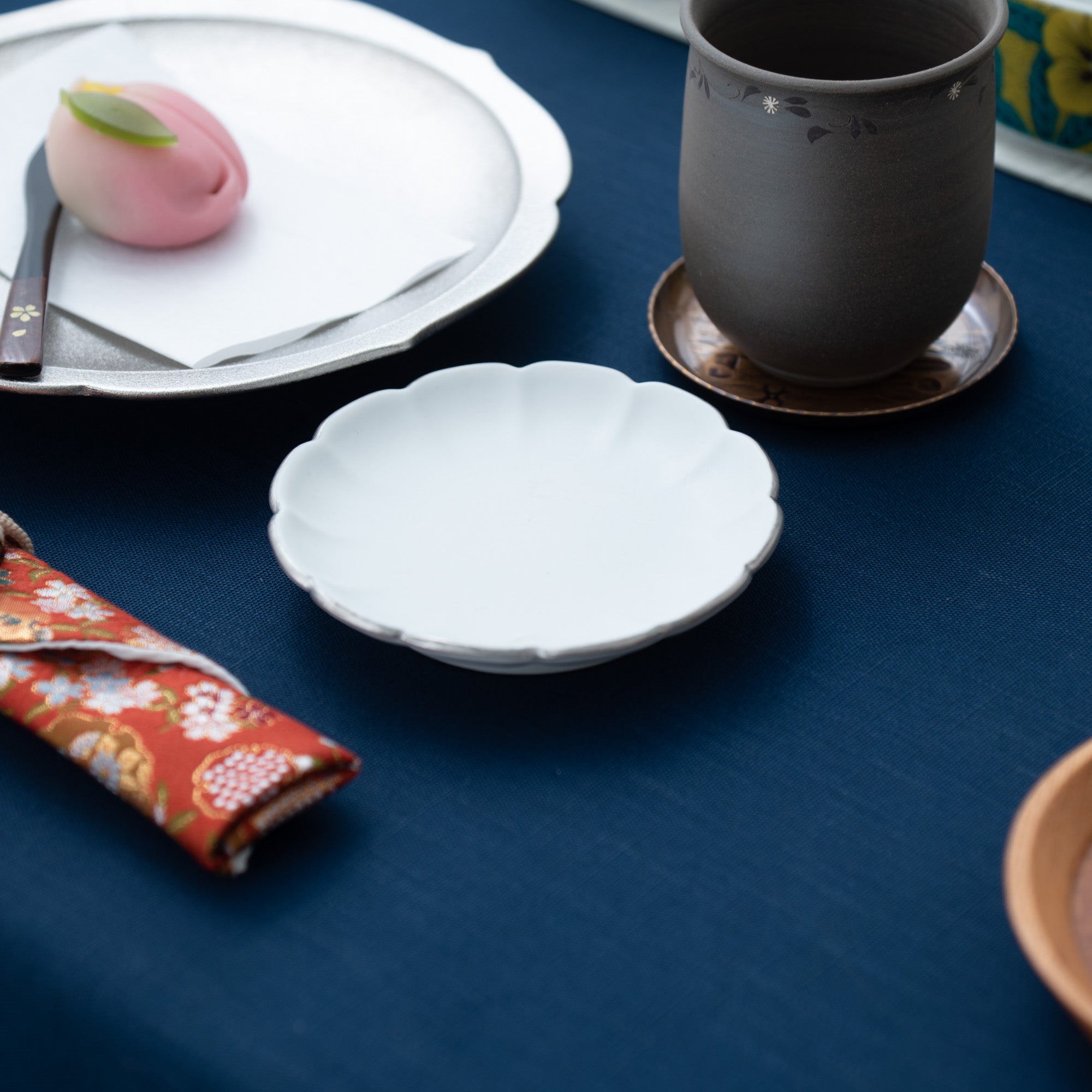 Zuiho Kiln Chrysanthemum Sauce Plate - MUSUBI KILN - Quality Japanese Tableware and Gift