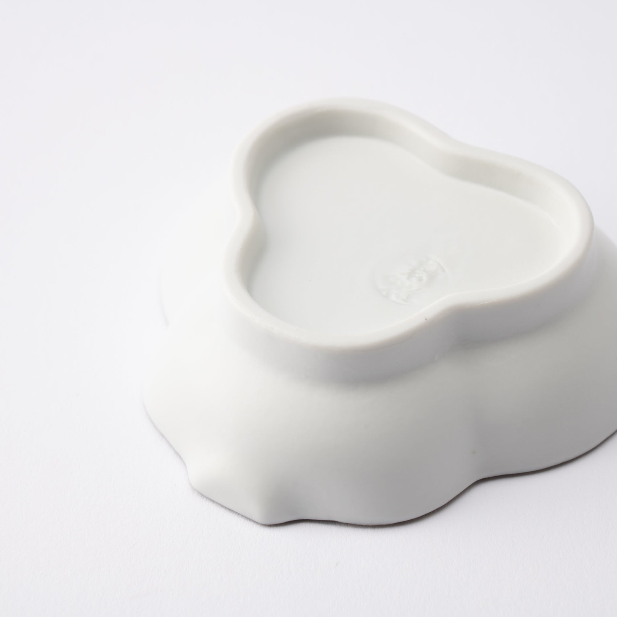 Zuiho Kiln Gourd Sauce Plate - MUSUBI KILN - Quality Japanese Tableware and Gift