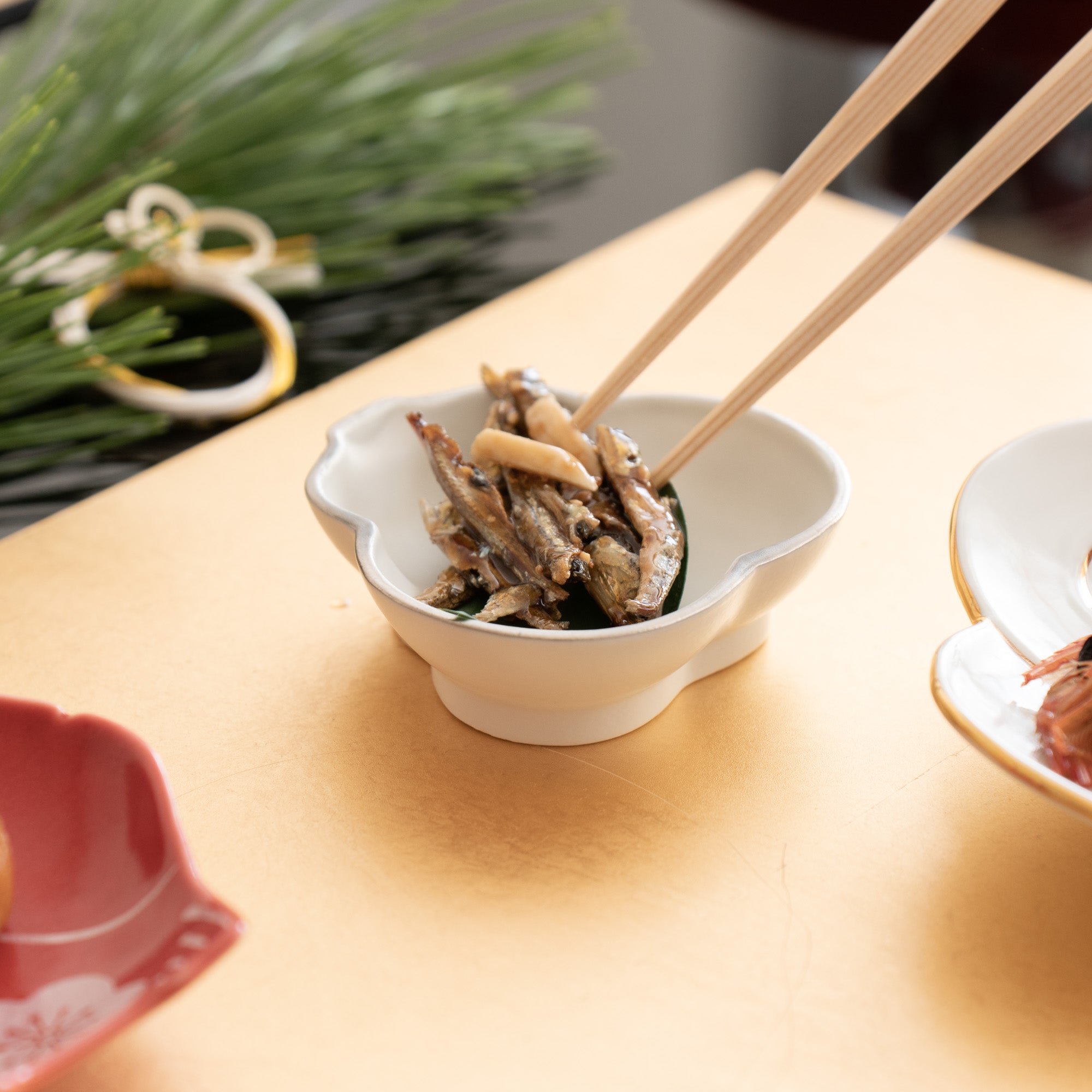 Zuiho Kiln Gourd Sauce Plate - MUSUBI KILN - Quality Japanese Tableware and Gift