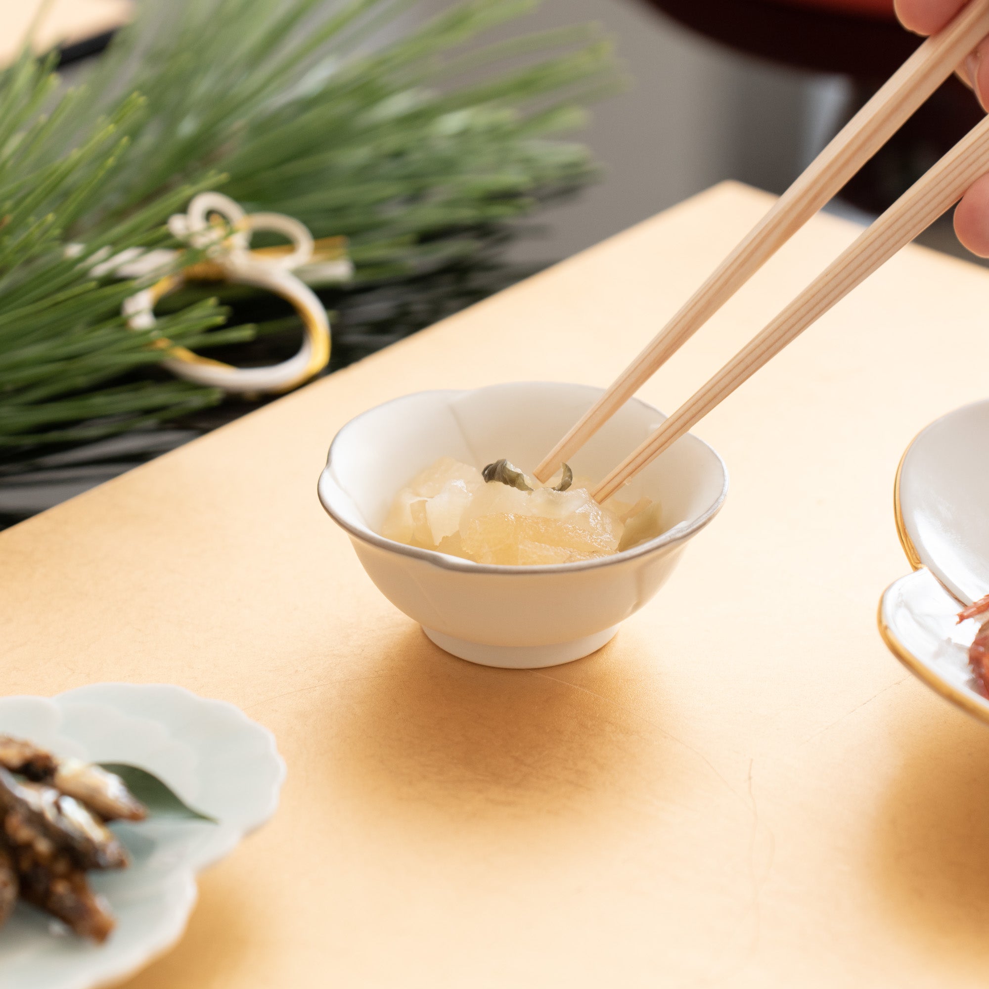 Zuiho Kiln Small Flower Delicacy Small Bowl - MUSUBI KILN - Quality Japanese Tableware and Gift
