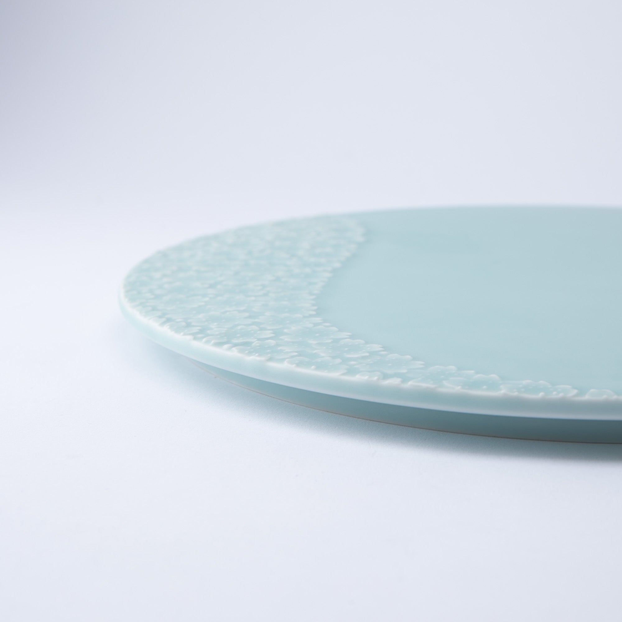 Moist Floating Sakura Platter