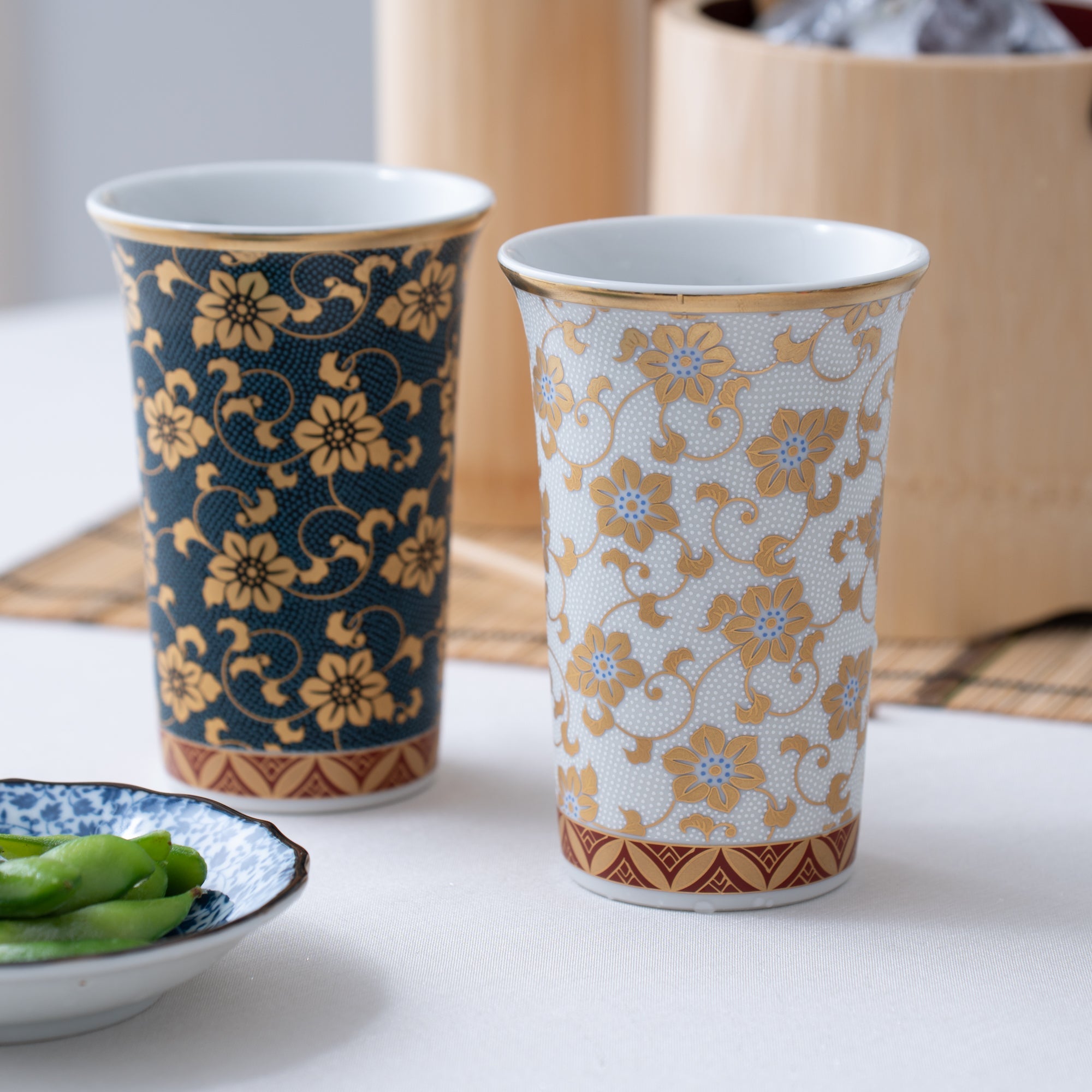 Japanese Porcelain 'Fancy Cups