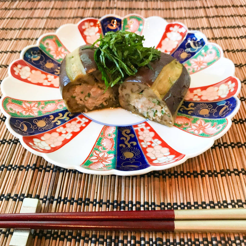Rinkuro Kiln Old Imari Flower Hasami Round Plate - MUSUBI KILN - Handmade Japanese Tableware and Japanese Dinnerware