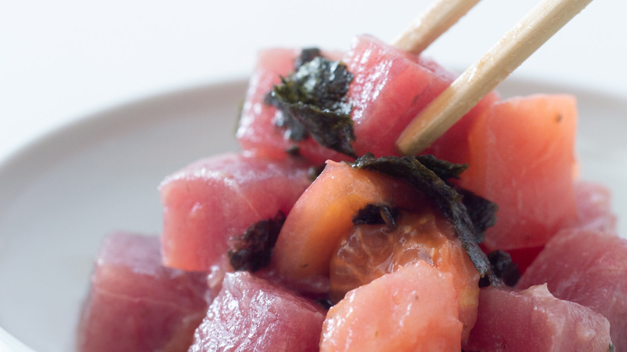 Japanese Comfort Food in 2 Steps: Tuna and Tomato with Sesame Oil