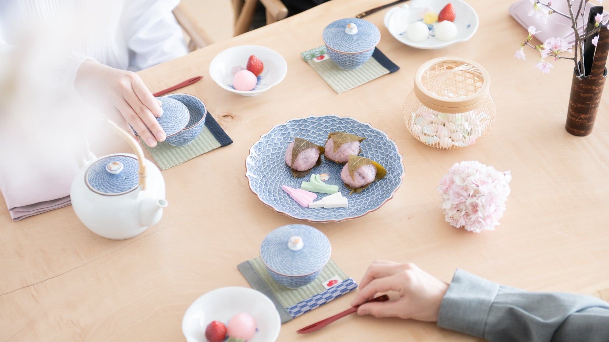 A Sakura Tea Party in a Wave of Beauty