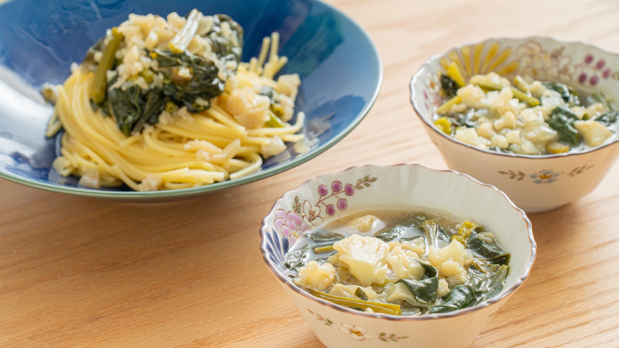 Hasegawa Akari's Winter Donabe Recipe: Green Minestrone with Spinach and Cauliflower