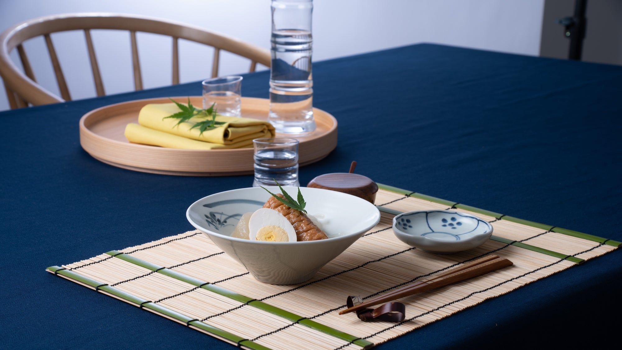 Elegant Style for Evening Drinking with "Oden" and Sake