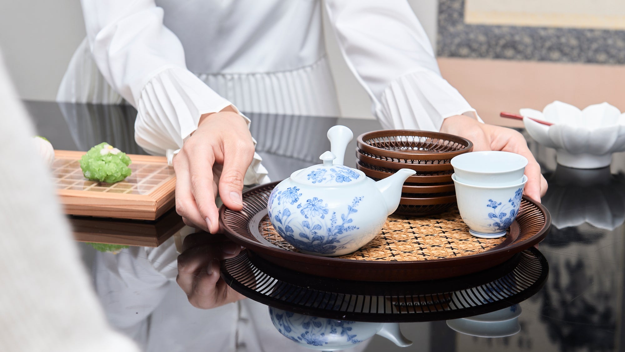 Entertaining in Style: Premium Teaware and Accessories for the Discerning Host