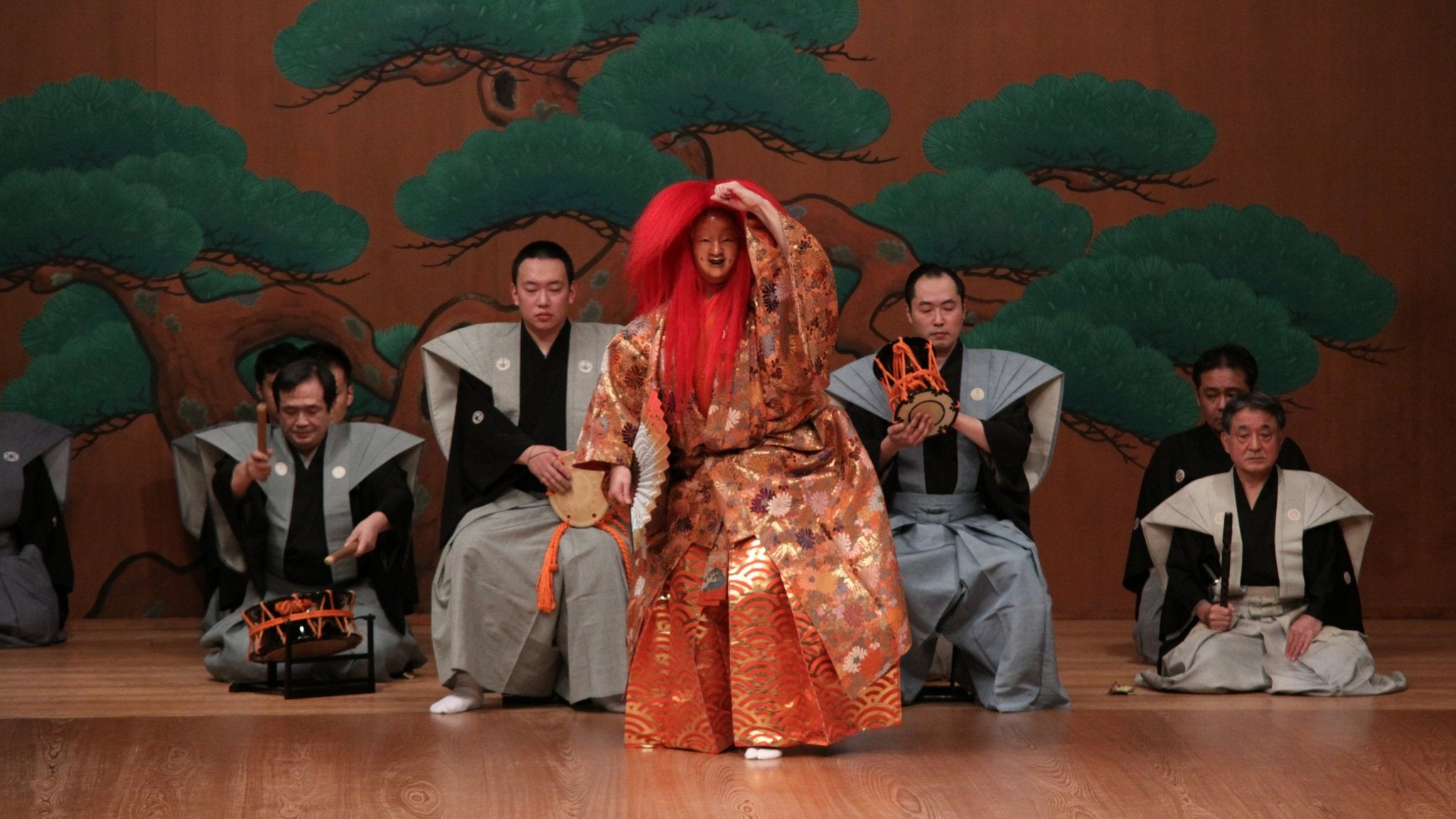 A Guide to Traditional Japanese Performing Arts: Noh and Kabuki - MUSUBI KILN