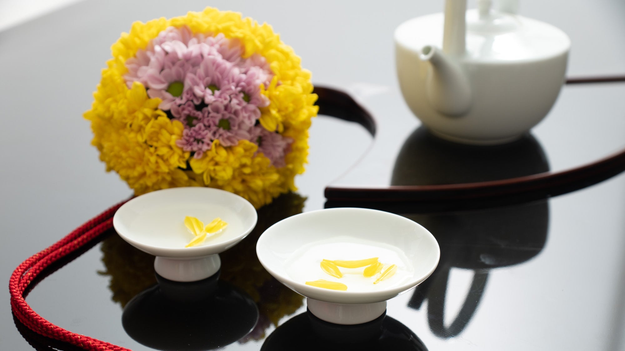 Embracing Autumn with The Choyo-no-Sekku: The Beauty of the Chrysanthemum Festival - MUSUBI KILN