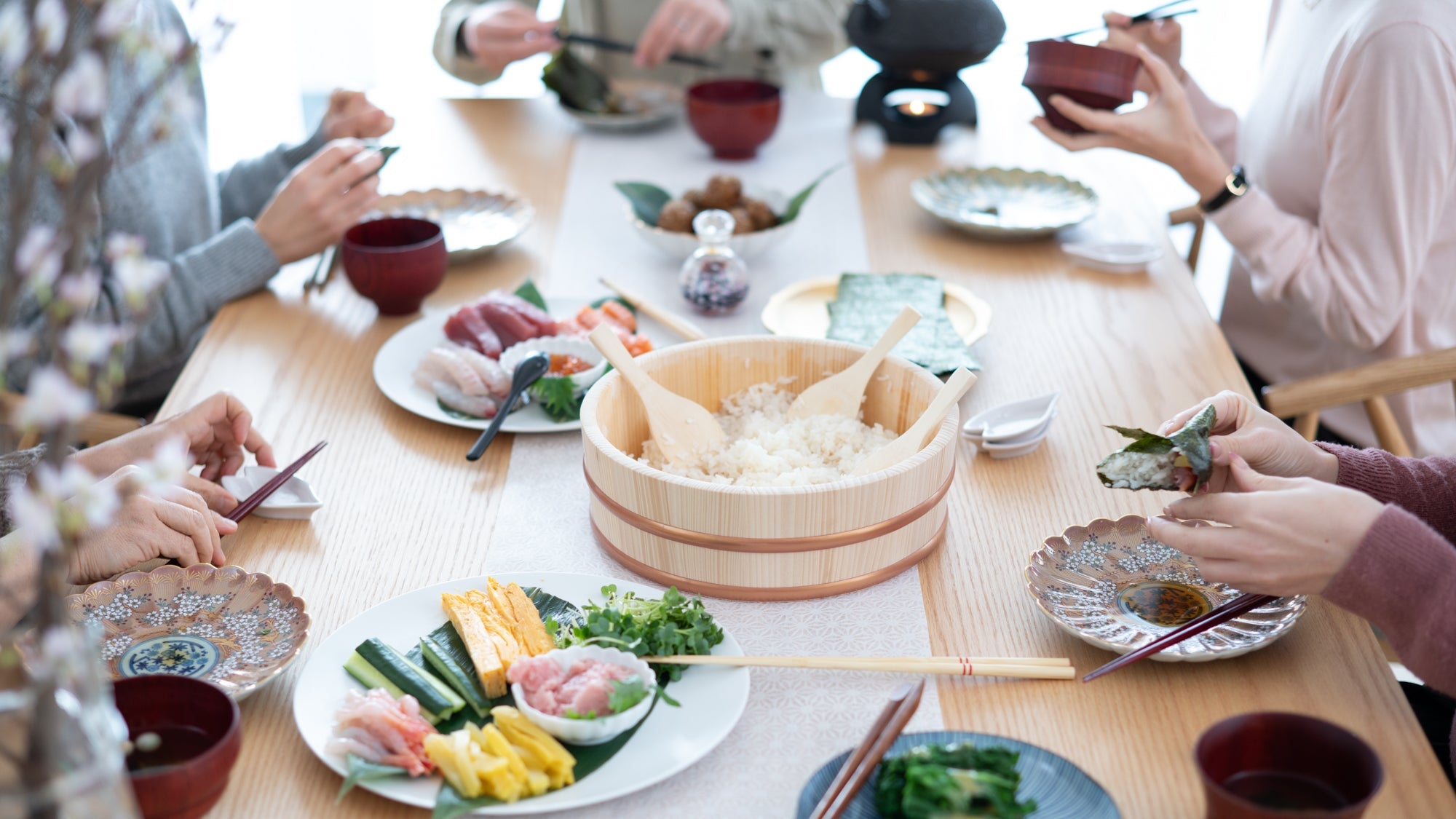 Musubi Kiln’s Office Lunch #02 Hand-rolled Sushi Party to Welcome Our New Staff!! - MUSUBI KILN