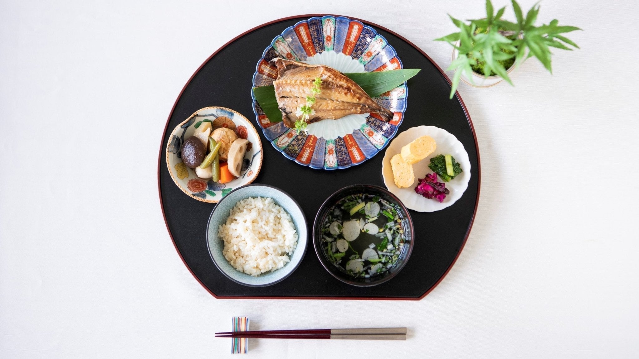 What is "Ichiju-Sansai" Japanese dinner setting?