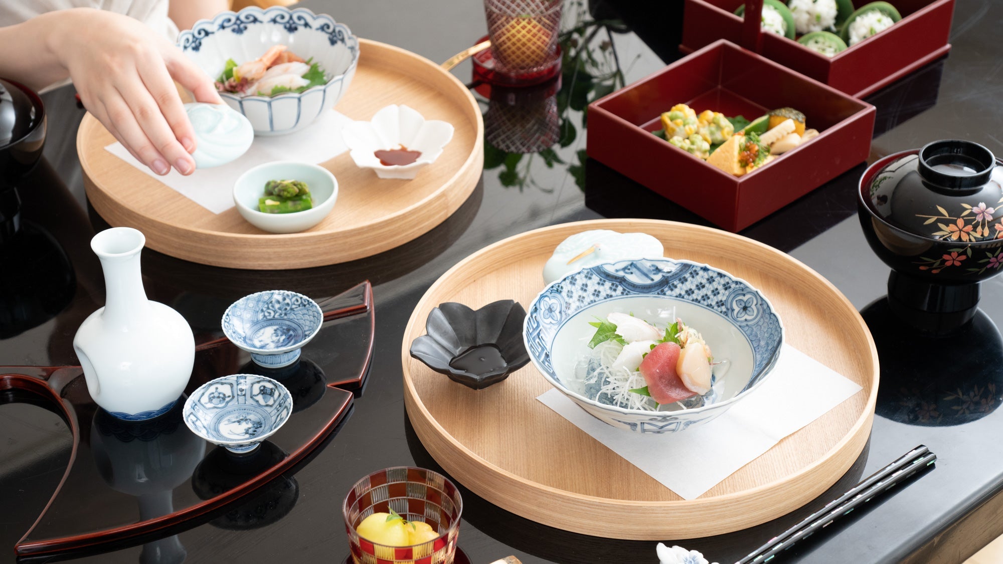 Kaiseki-Style Hospitality with Kutani Sometsuke