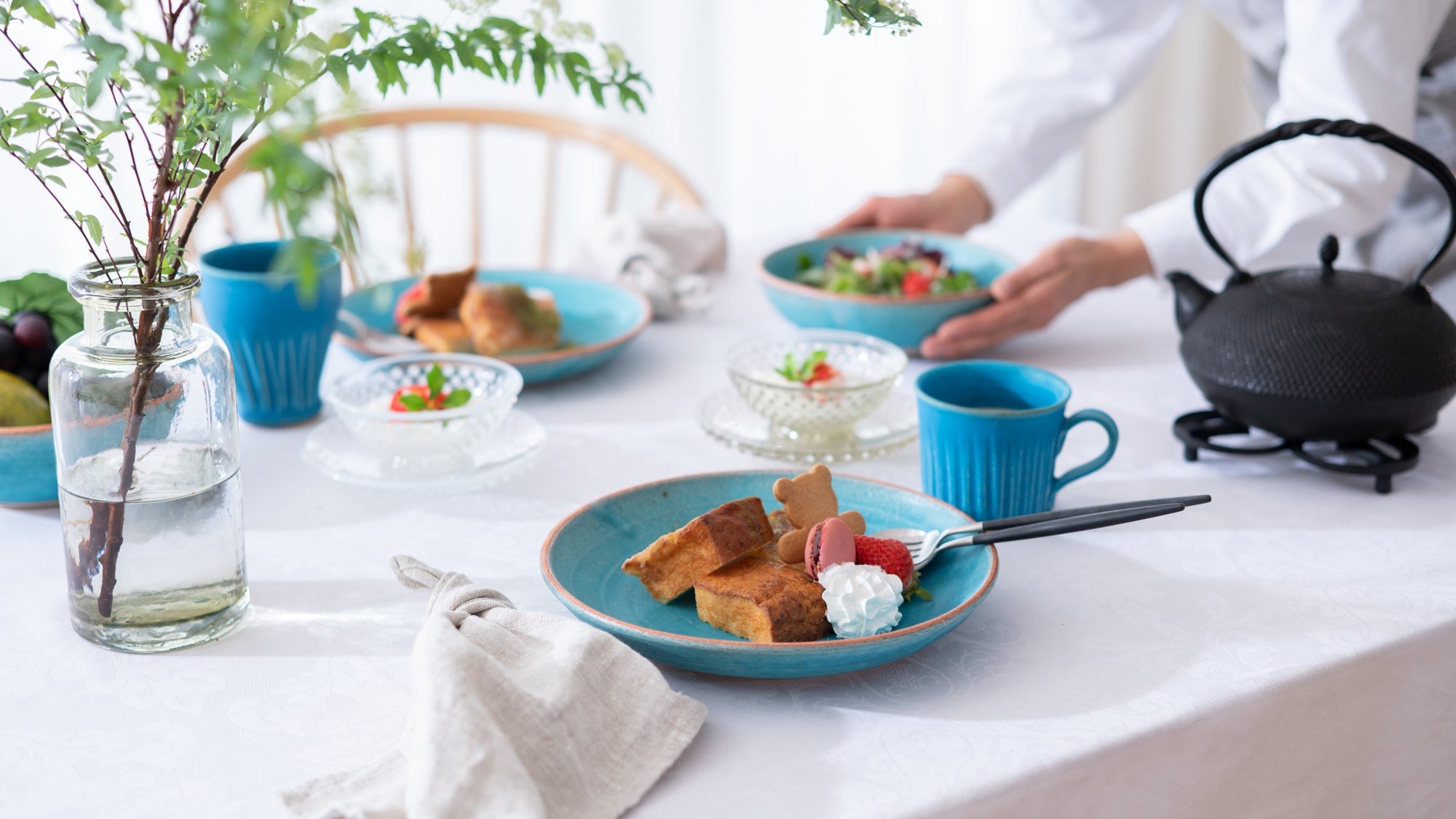 Brunch with Mino Ware in Turkish Blue