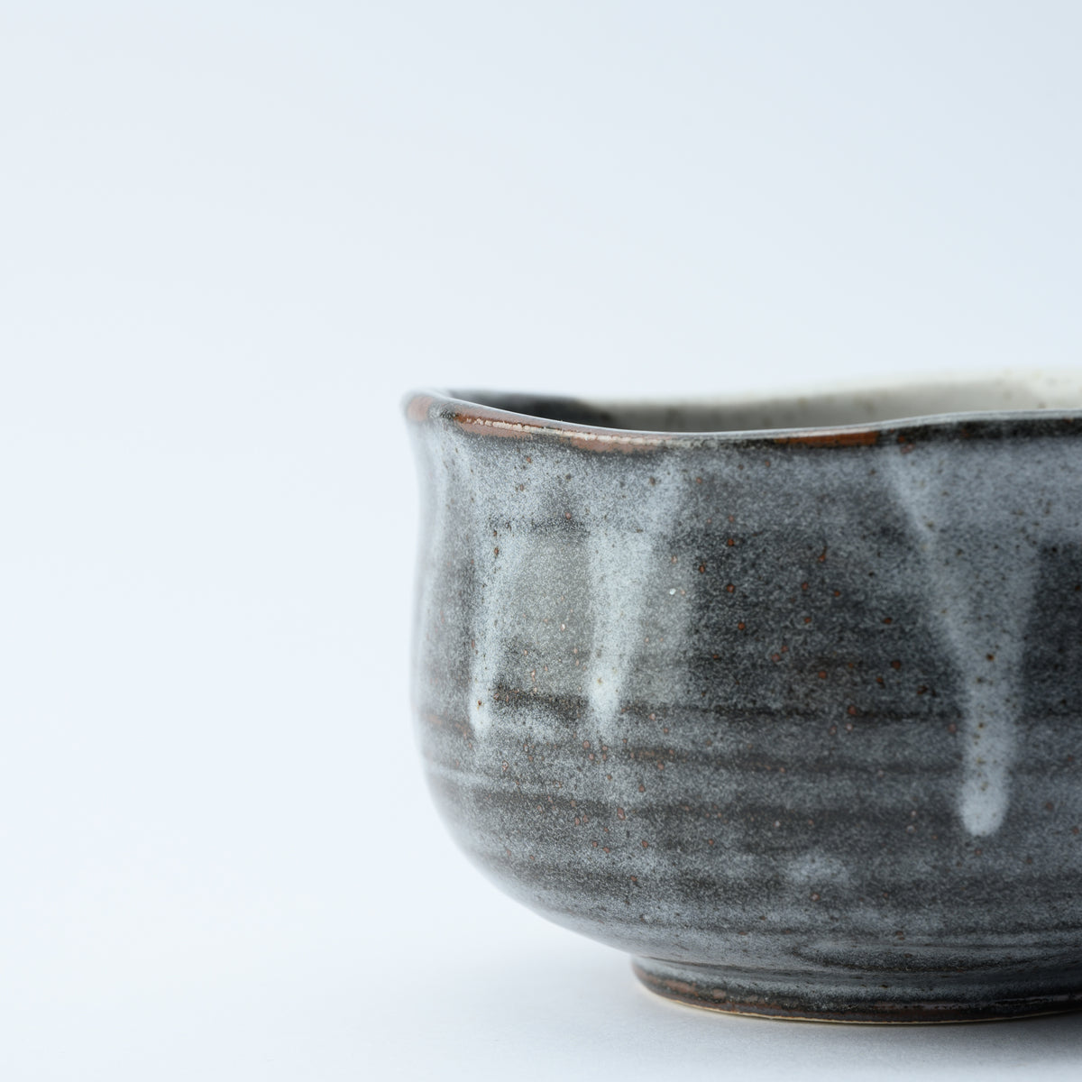 Kutani Ware Rabbits in Sunny Spot Matcha Bowl (Chawan) – Japanese ...