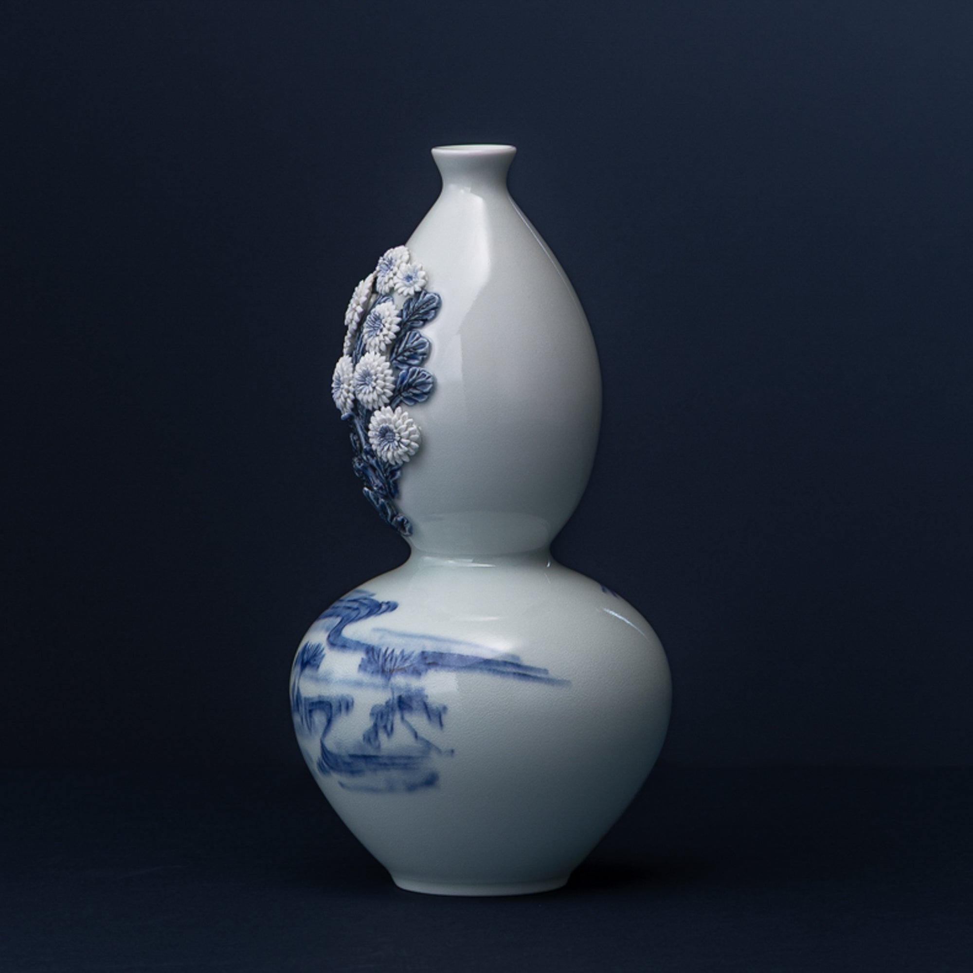 Vase à fleurs Hirado motif chrysanthème et eau courante