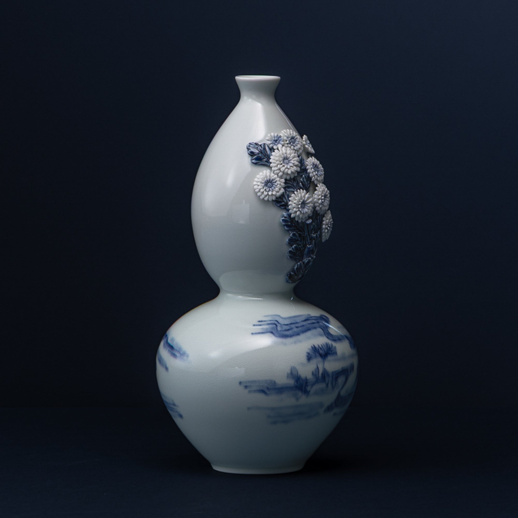 Vase à fleurs Hirado motif chrysanthème et eau courante