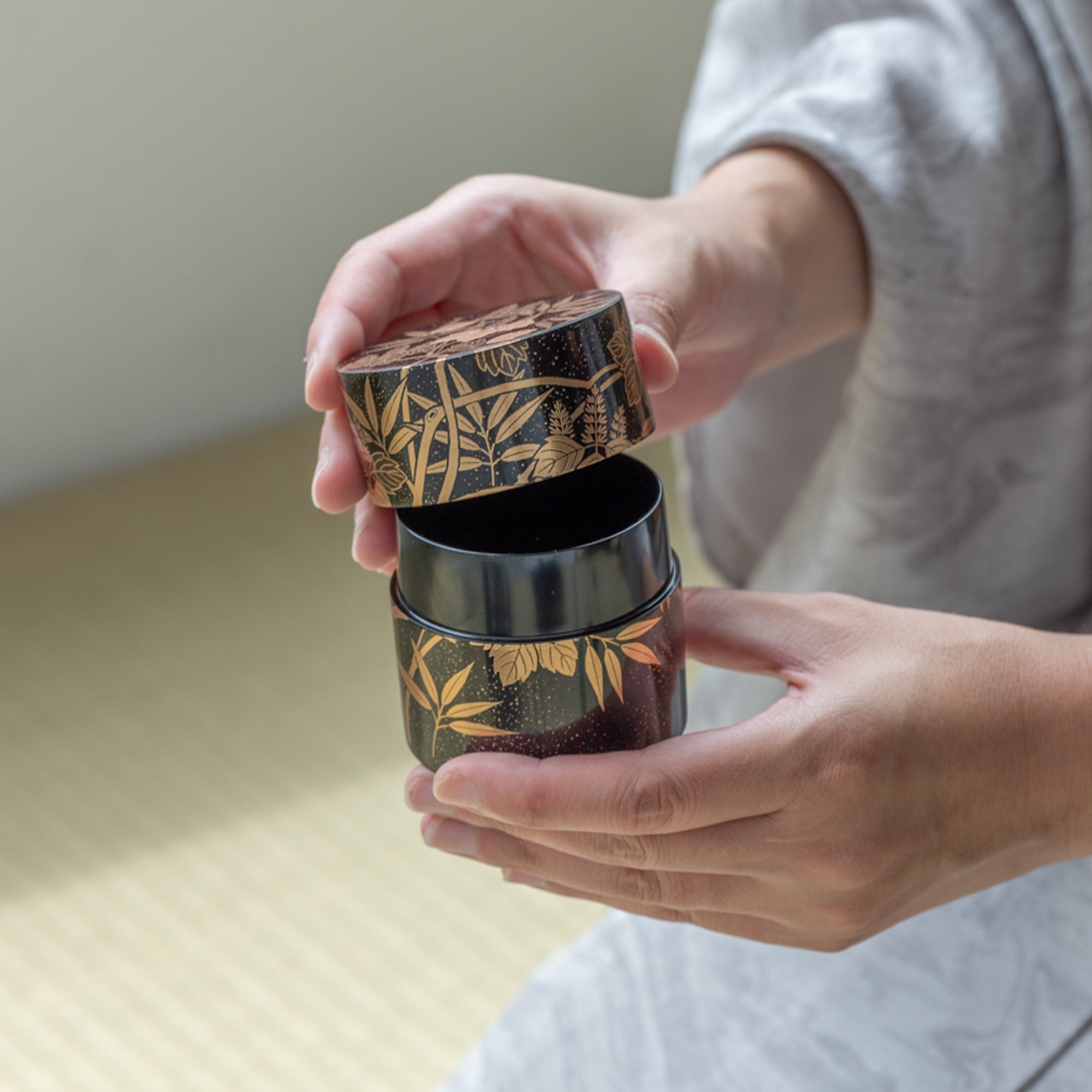 Golden Sasagiri Nakatsugi Matcha Container