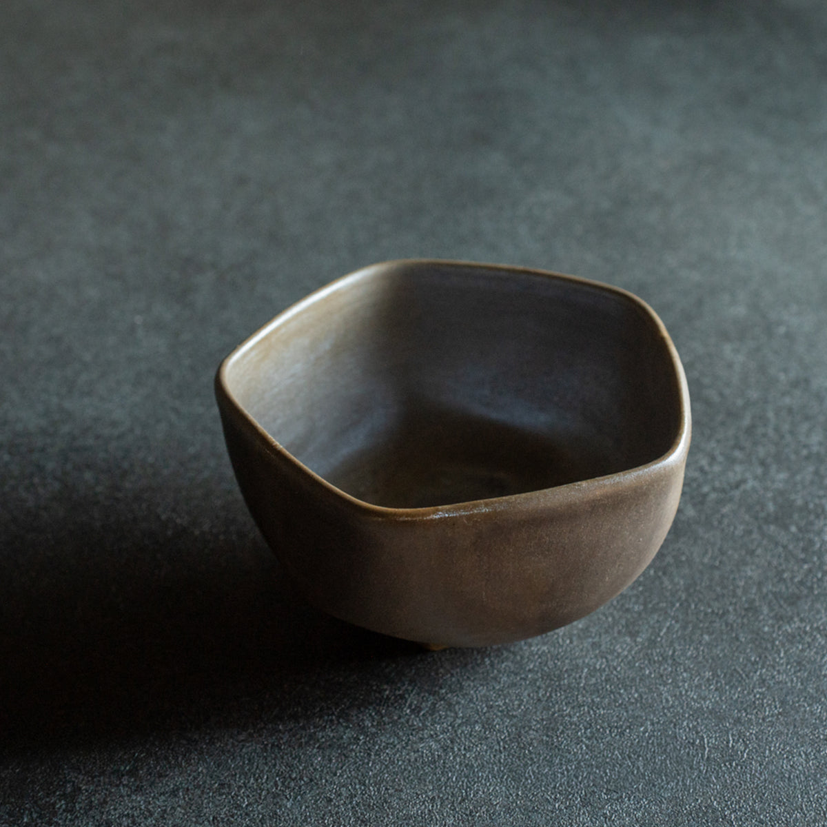 Ao-Bizen Five-Sided Matcha Bowl