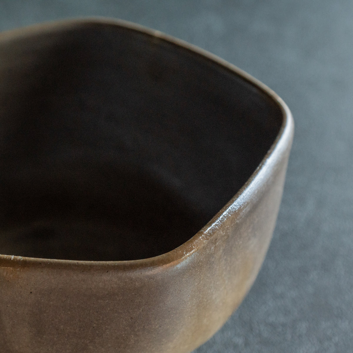 Ao-Bizen Five-Sided Matcha Bowl