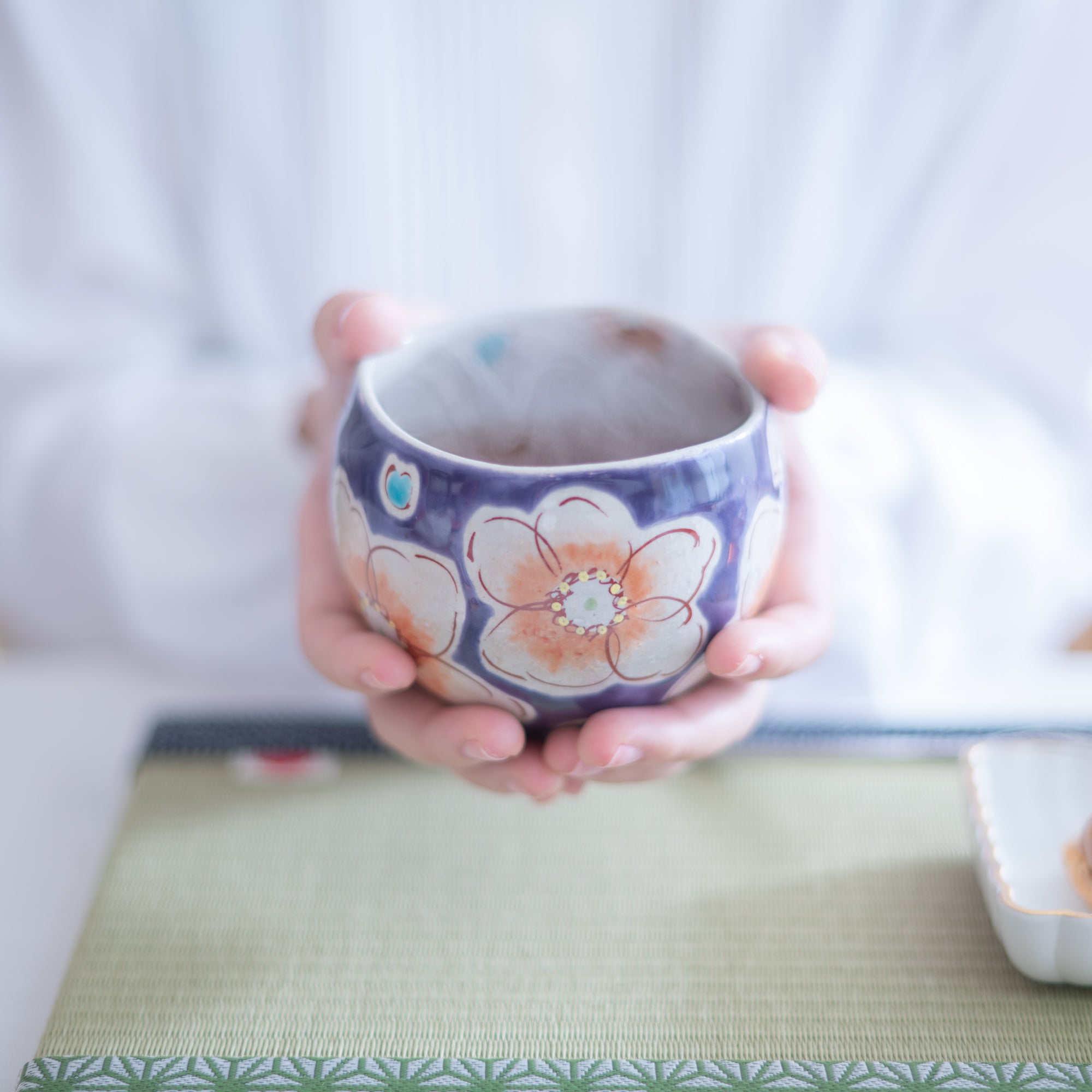 Kokuzou Kiln Sakura Floral Prints Kutani Yunomi Japanese Teacup - MUSUBI KILN - Quality Japanese Tableware and Gift